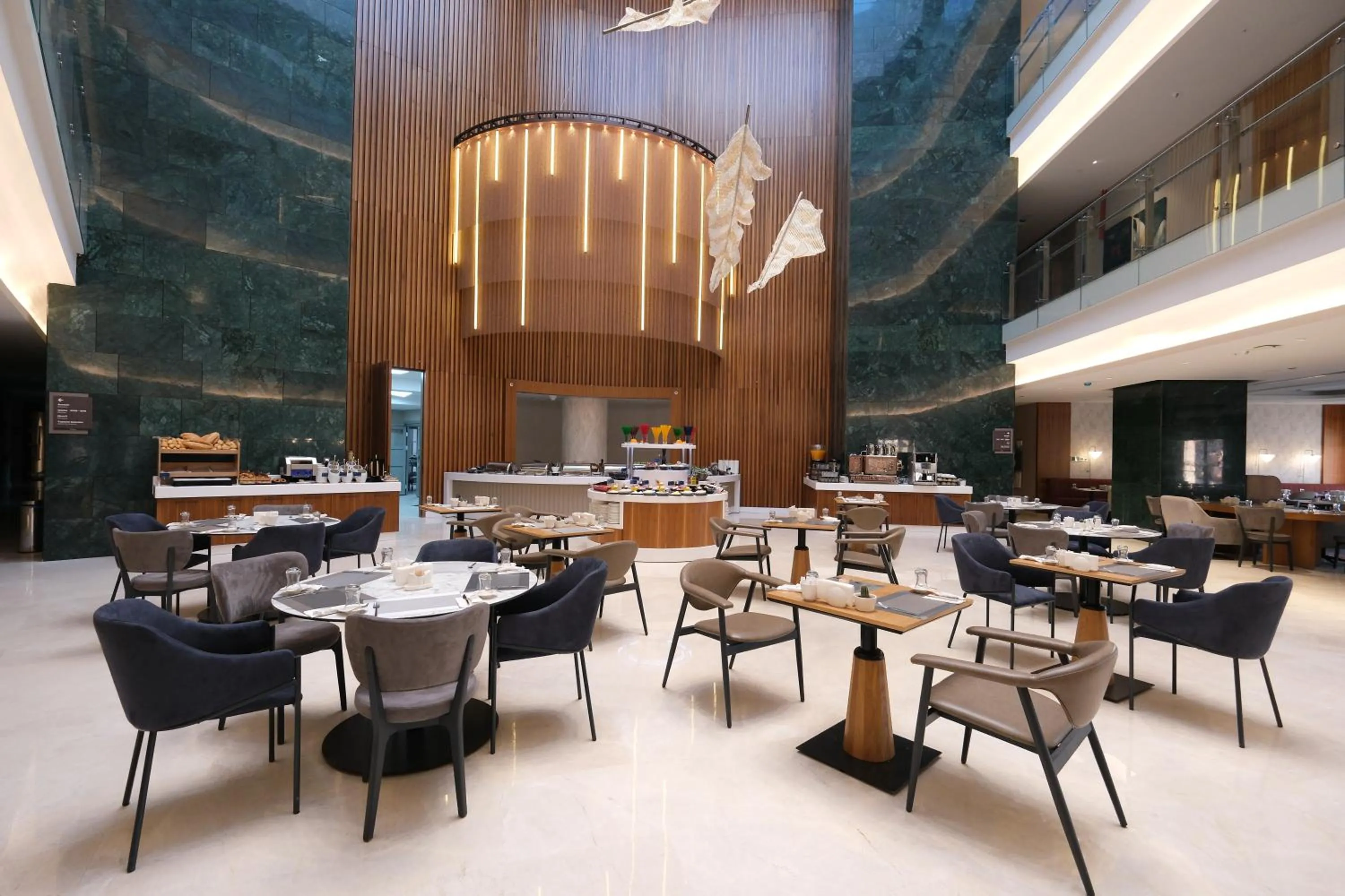 Restaurant/places to eat in Park Dedeman Konya