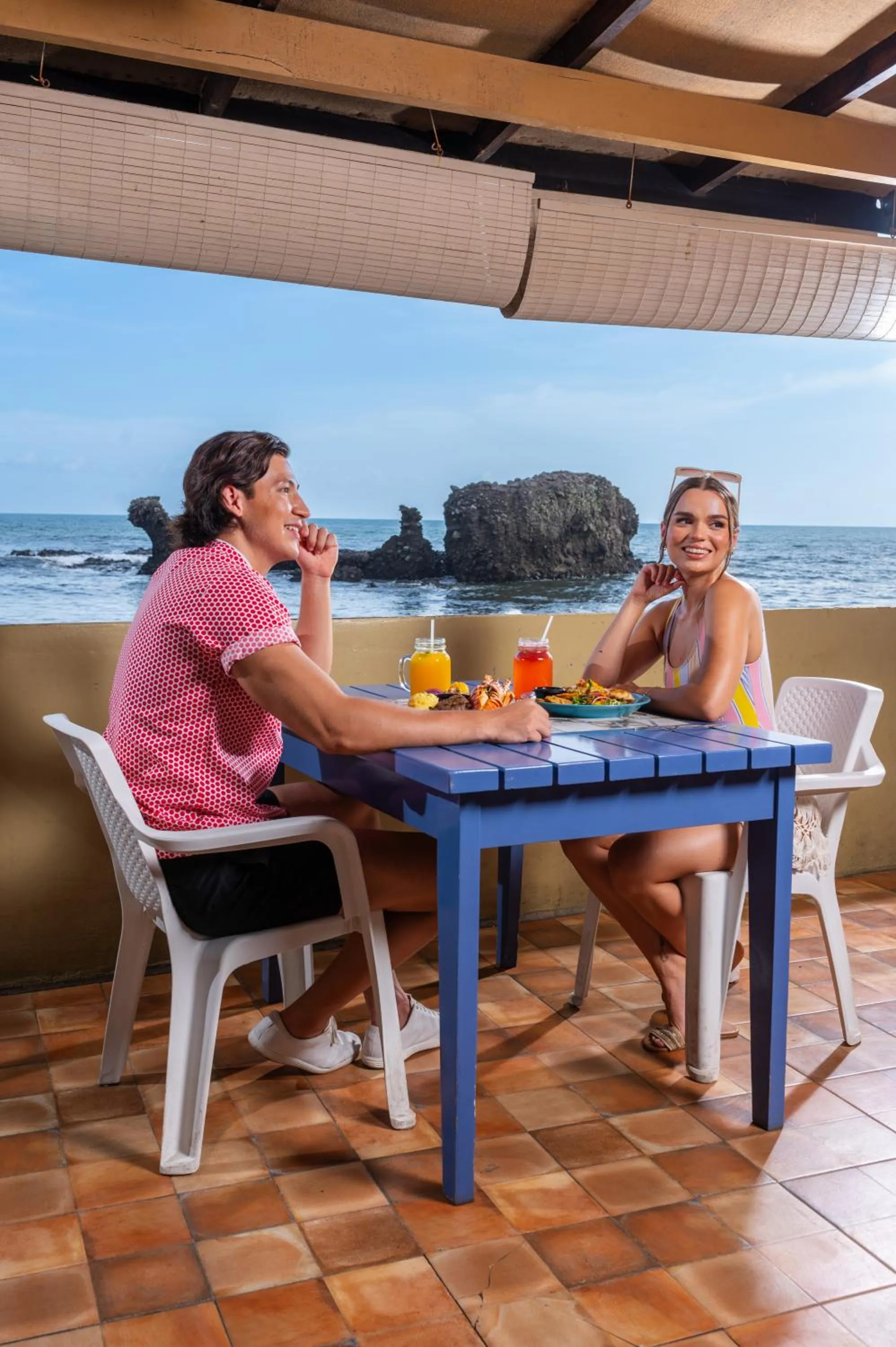 Restaurant/places to eat in Hotel Roca Sunzal