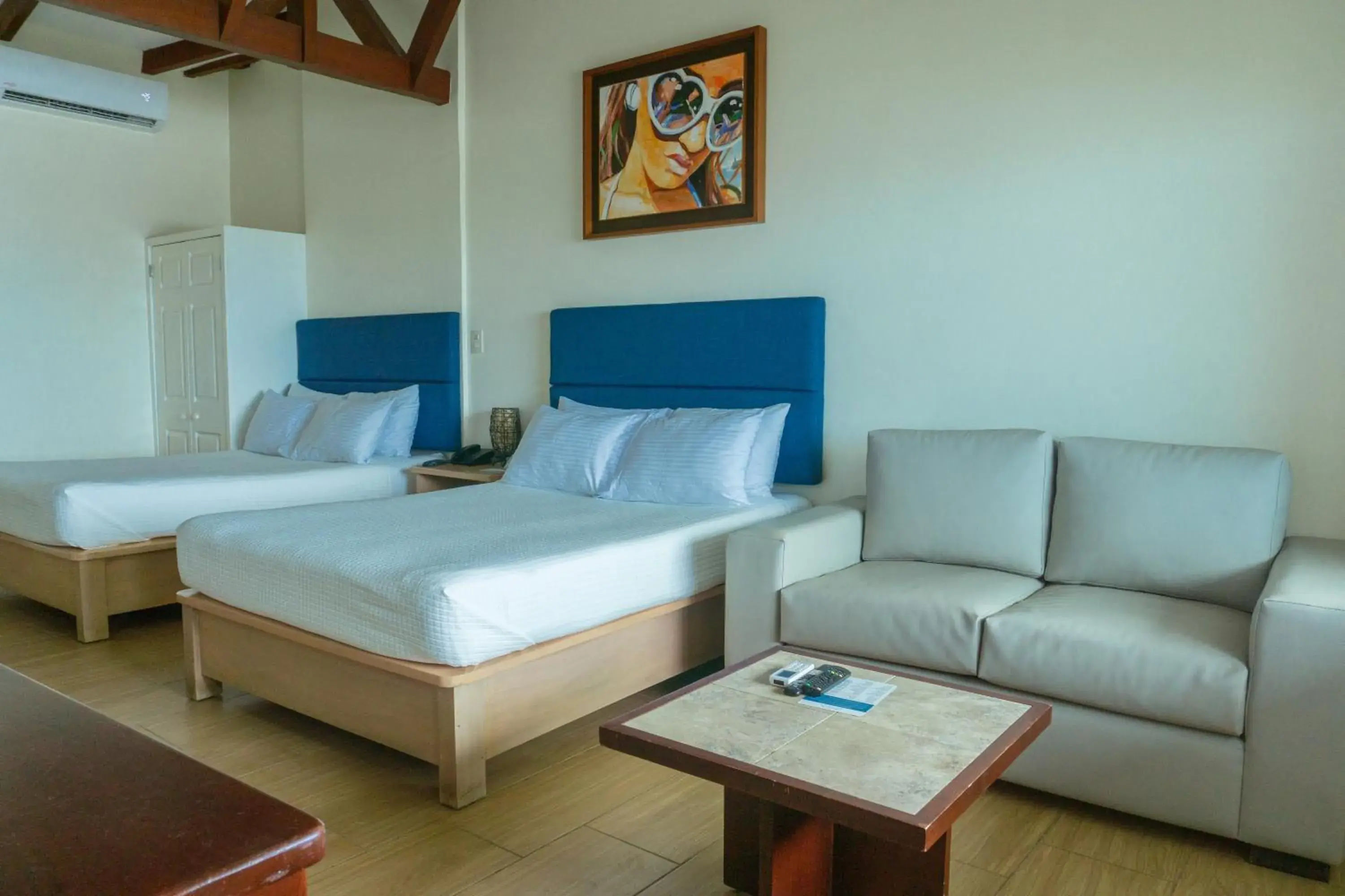 Living room, Bed in Hotel Roca Sunzal Living room, Bed in Hotel Roca Sunzal