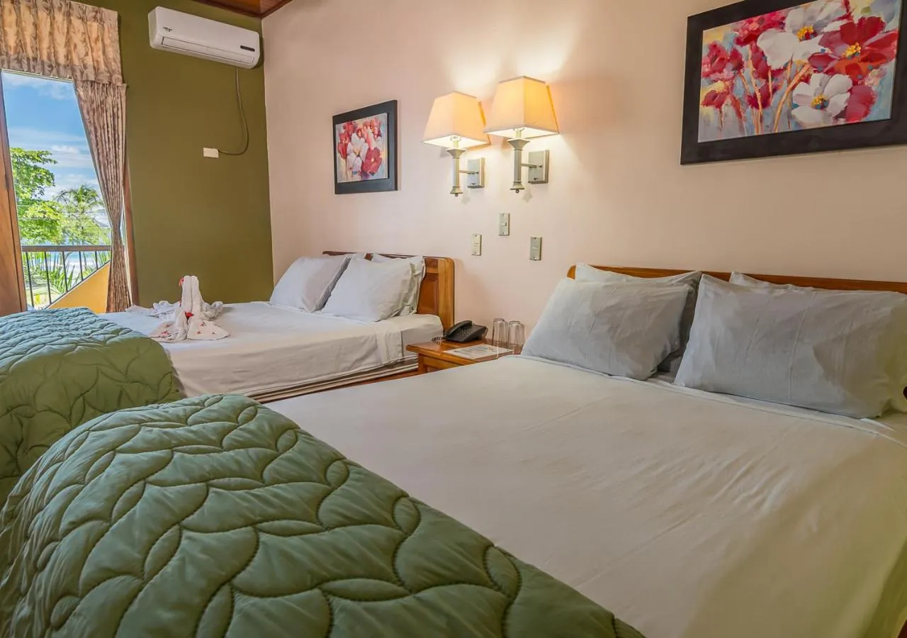 Bedroom, Bed in Hotel Manuel Antonio