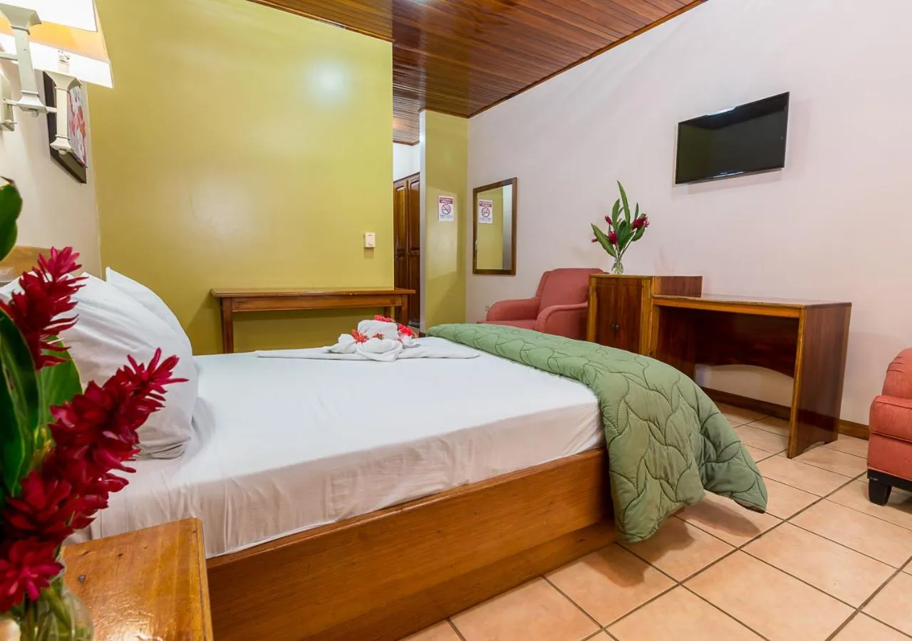 Bedroom, Bed in Hotel Manuel Antonio