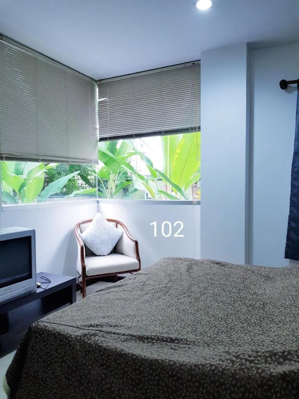 Bedroom, Bed in Thanaree place