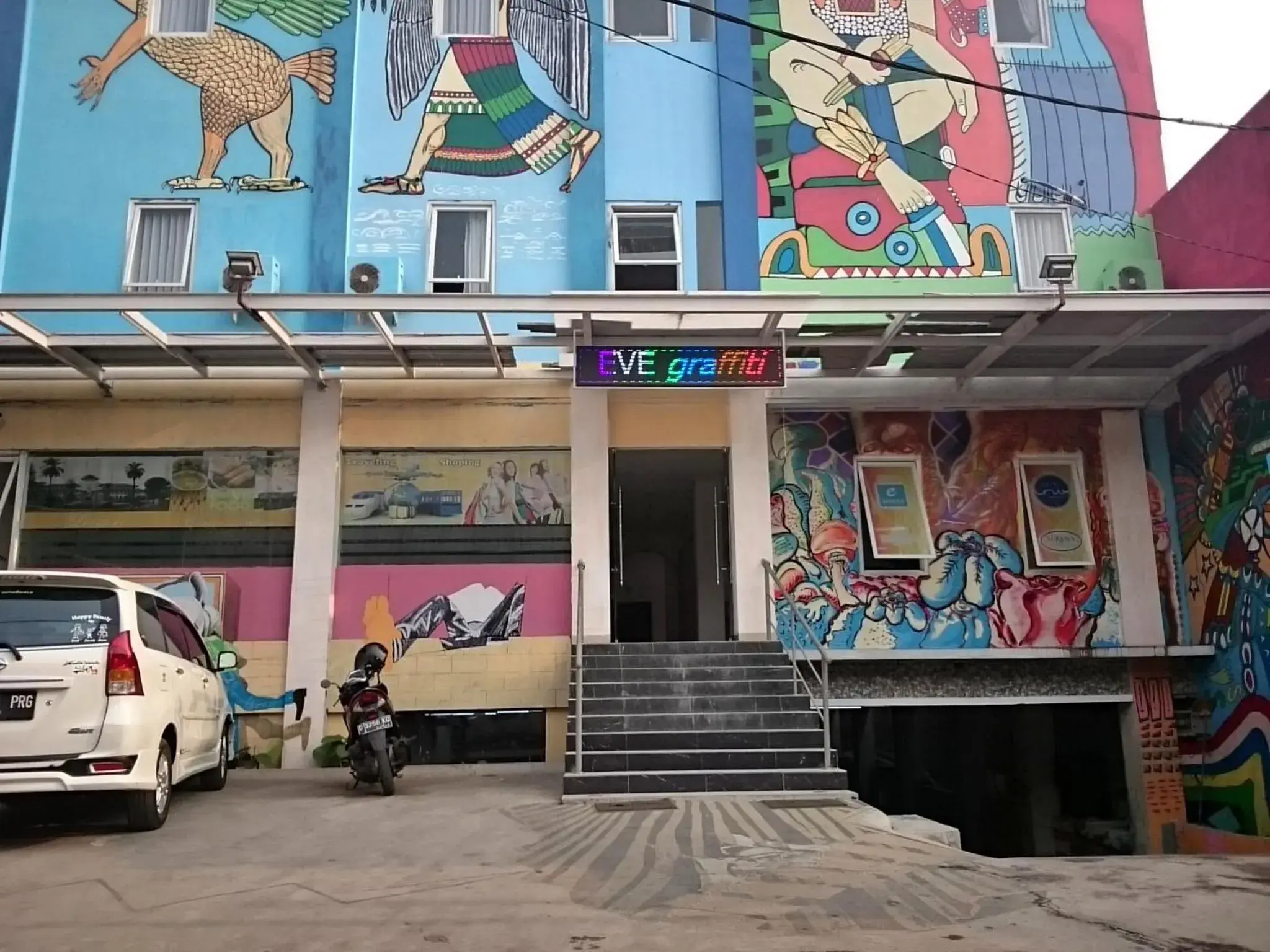 Facade/entrance in Eve Hotel Facade/entrance in Eve Hotel