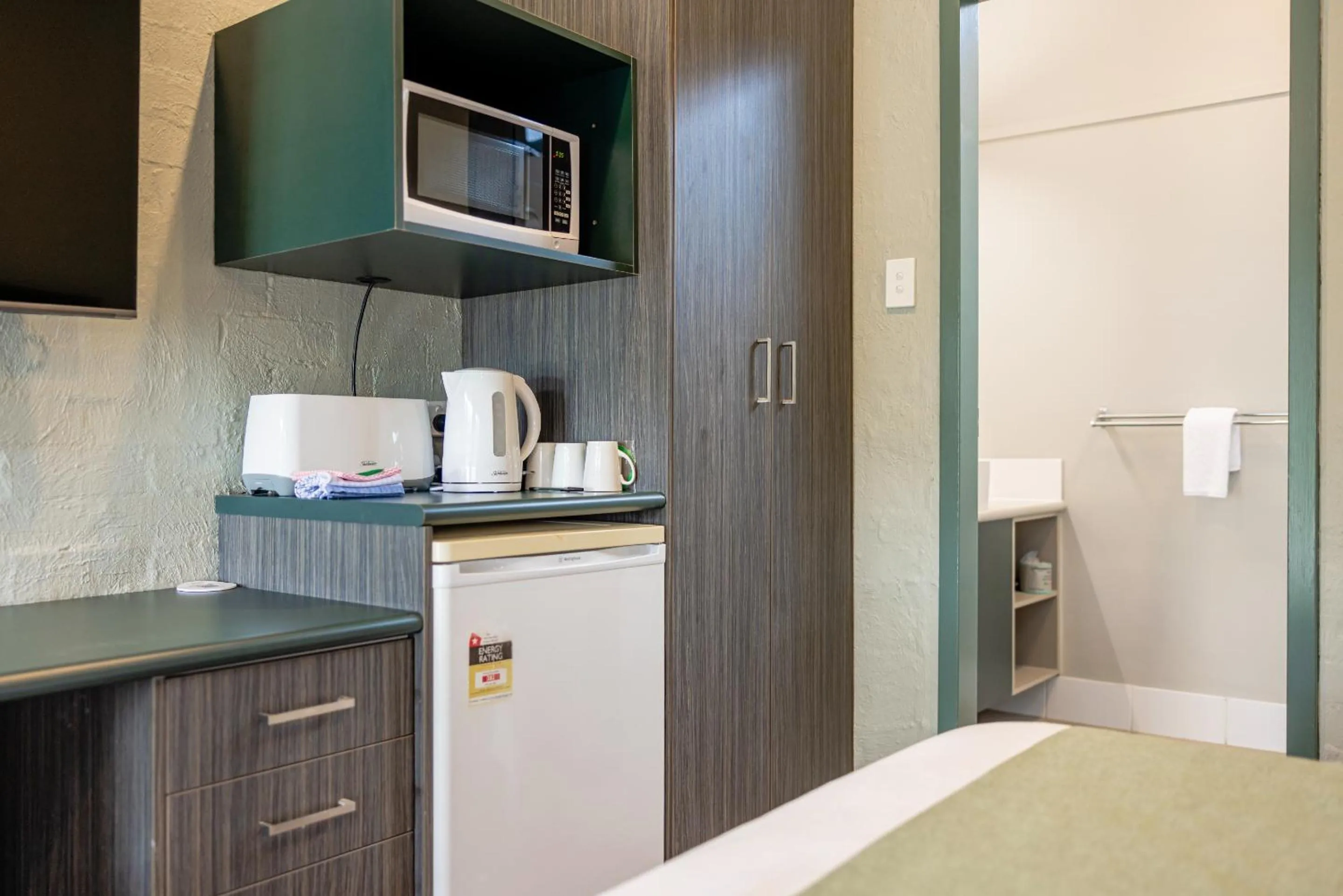 Coffee/tea facilities in Everton Park Hotel