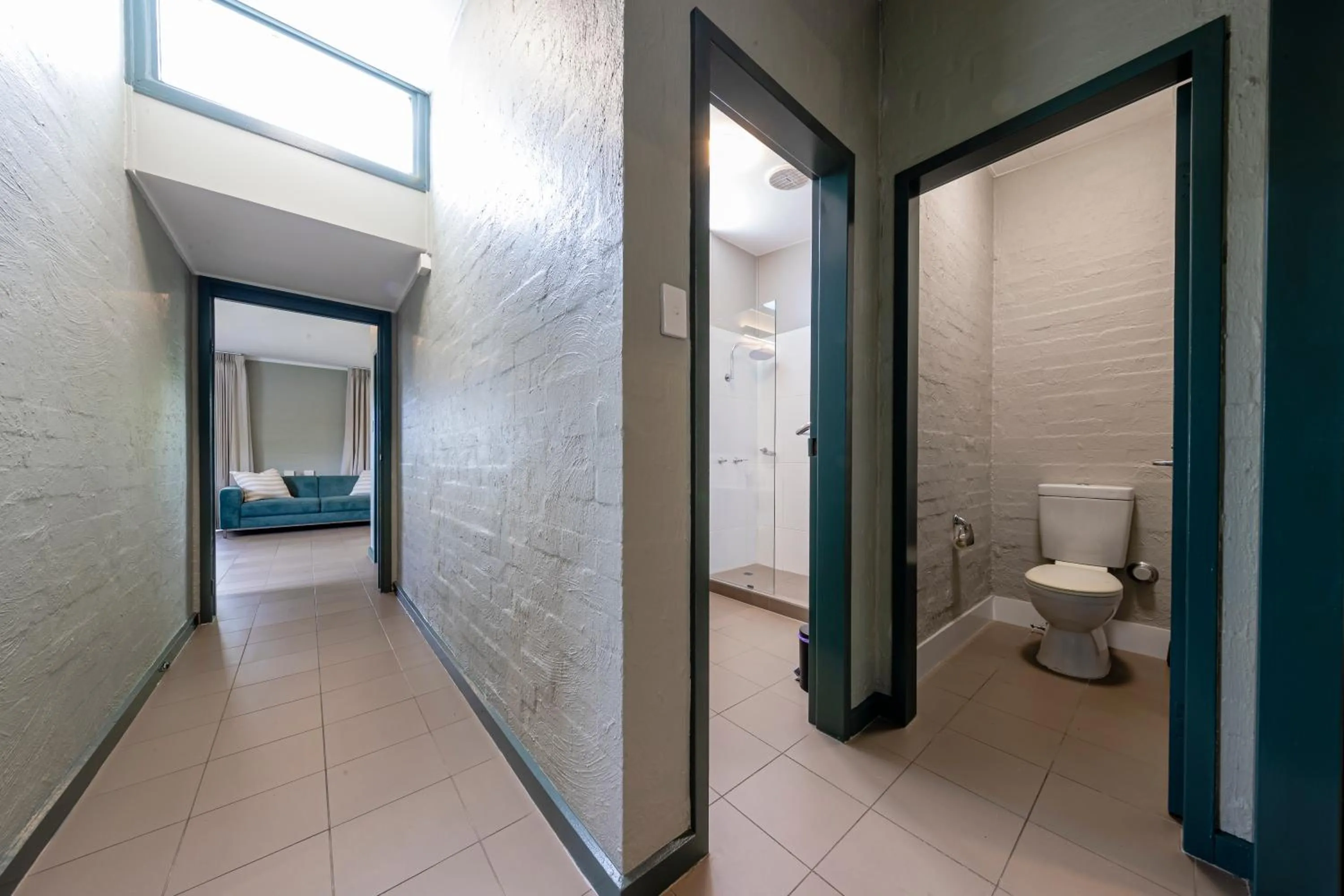 Bathroom in Everton Park Hotel