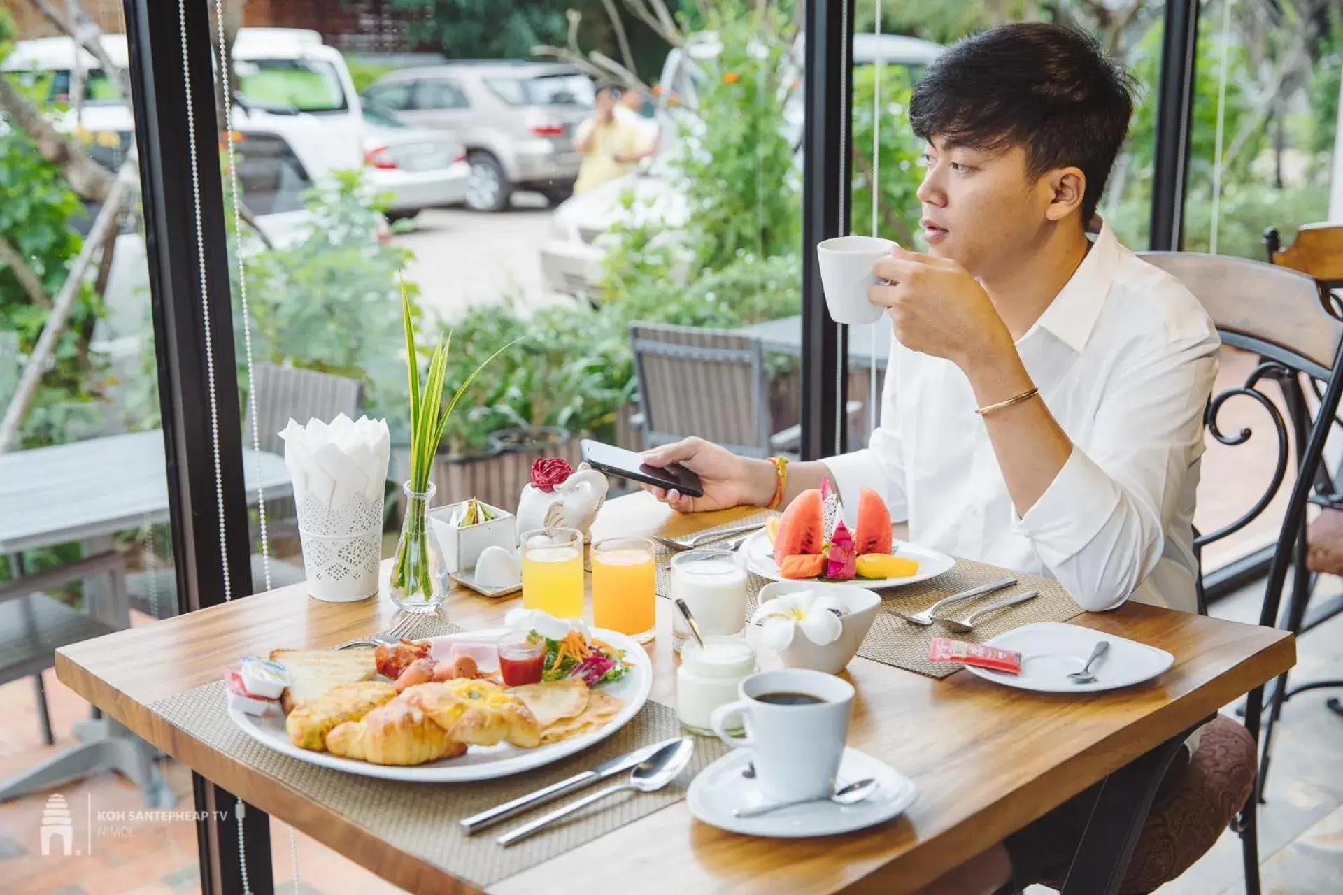 Restaurant/places to eat in Damrei Angkor Hotel Restaurant/places to eat in Damrei Angkor Hotel