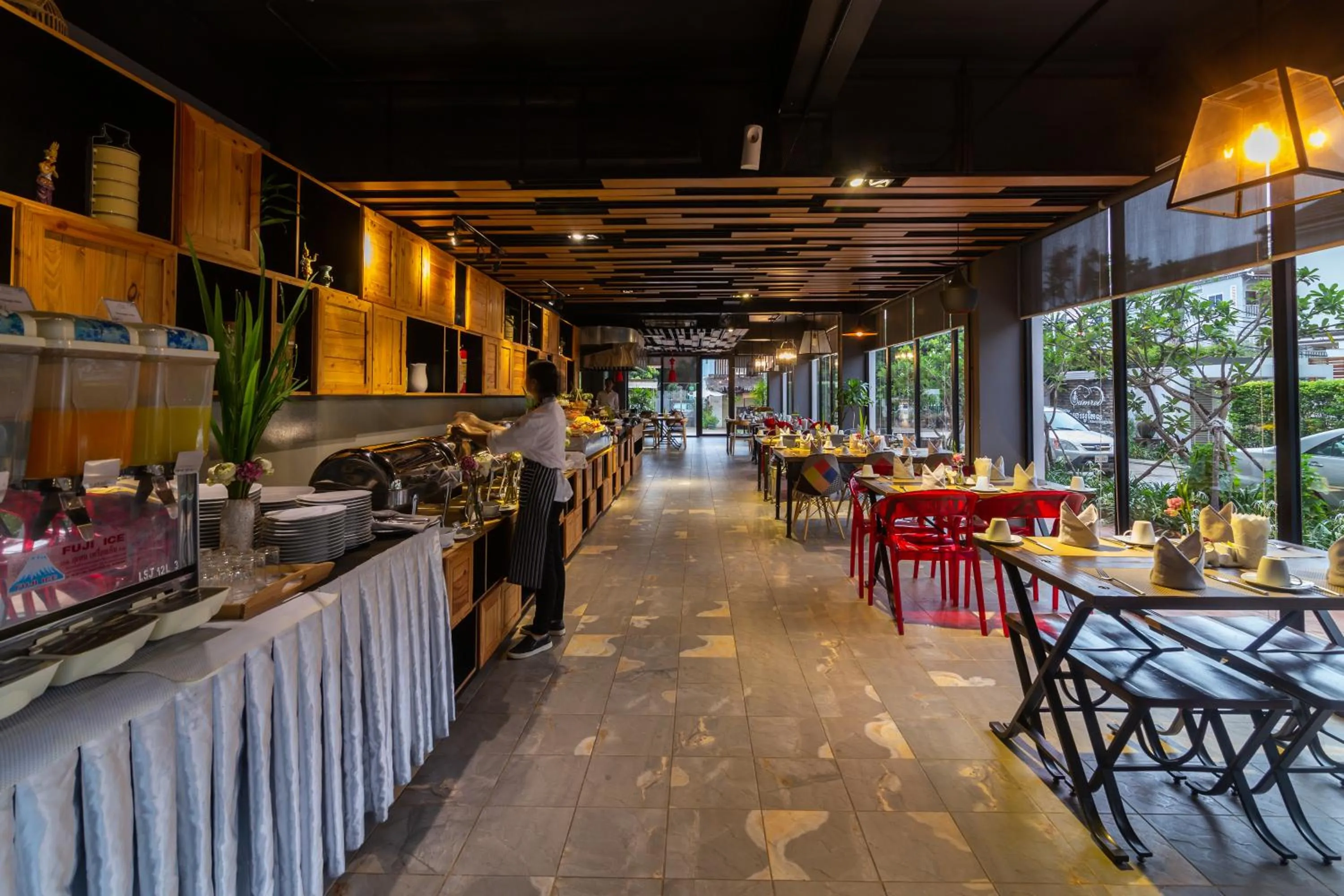 Restaurant/places to eat in Damrei Angkor Hotel