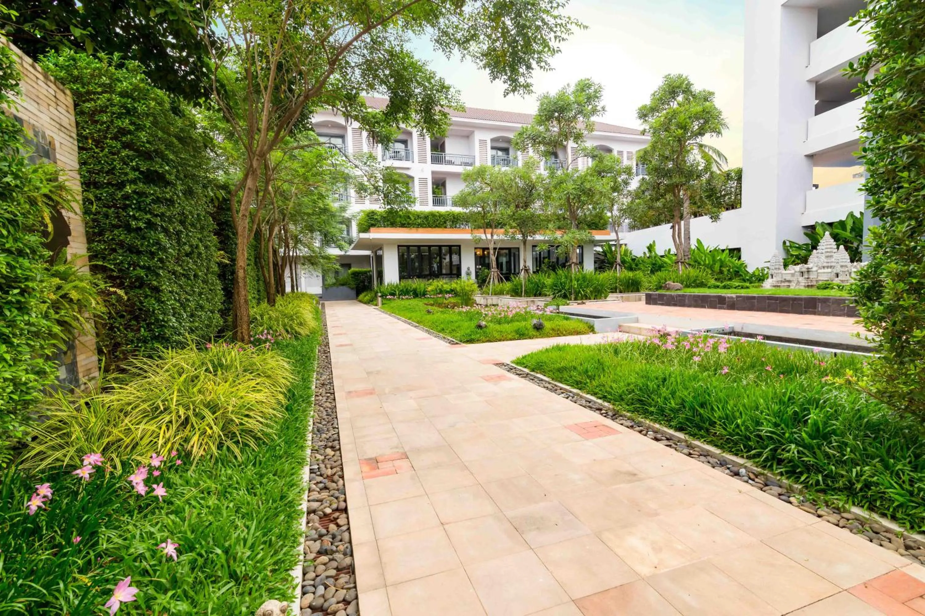 Garden in Damrei Angkor Hotel