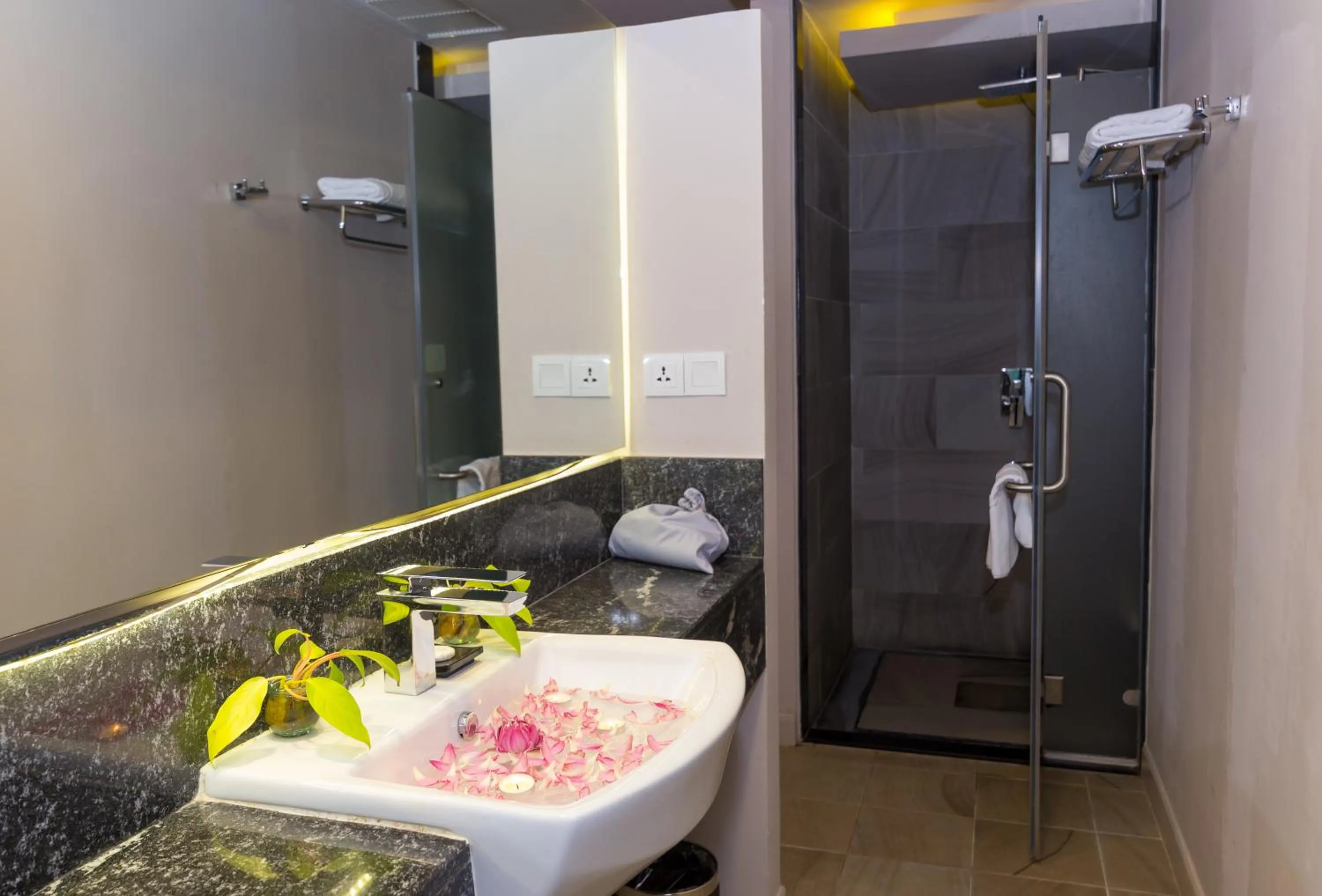 Bathroom in Damrei Angkor Hotel