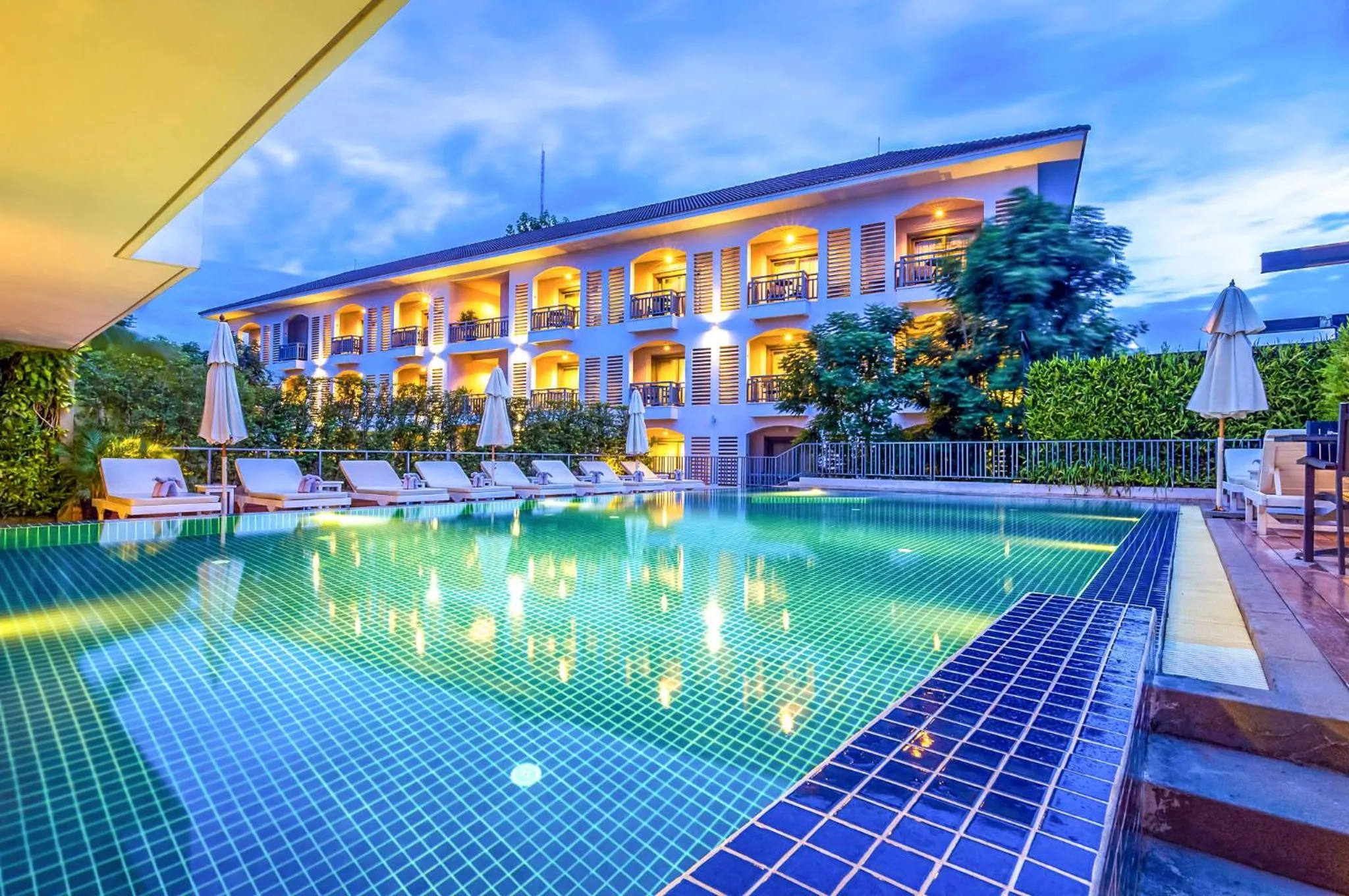 Swimming pool in Damrei Angkor Hotel