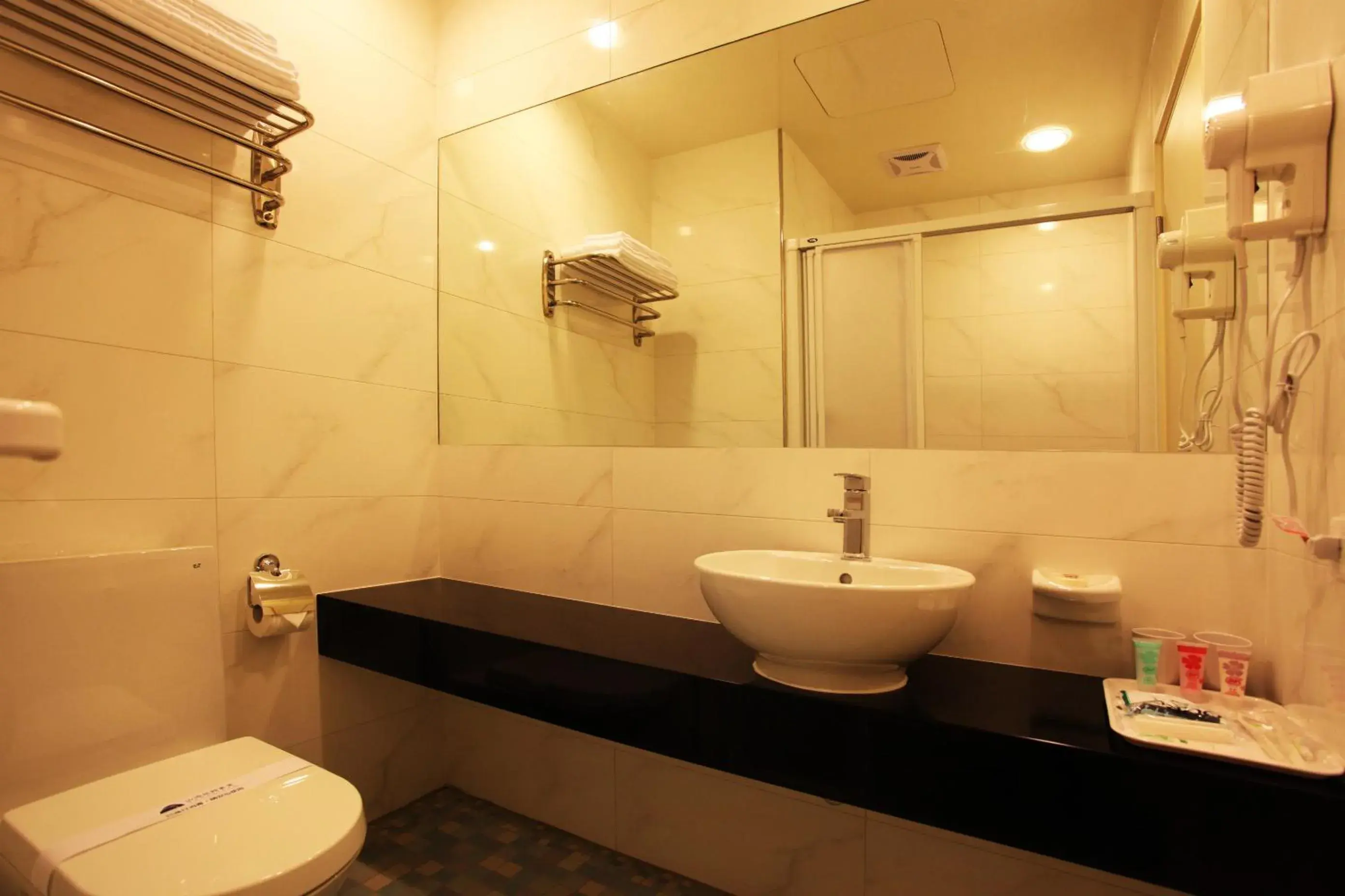 Standard Twin Room in Sankaikan Hotel Standard Twin Room in Sankaikan Hotel