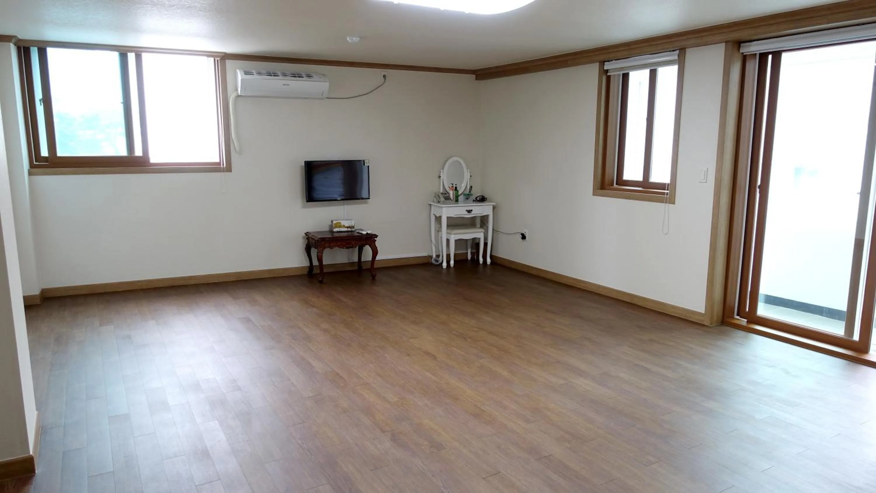 Bedroom in Happy Memory