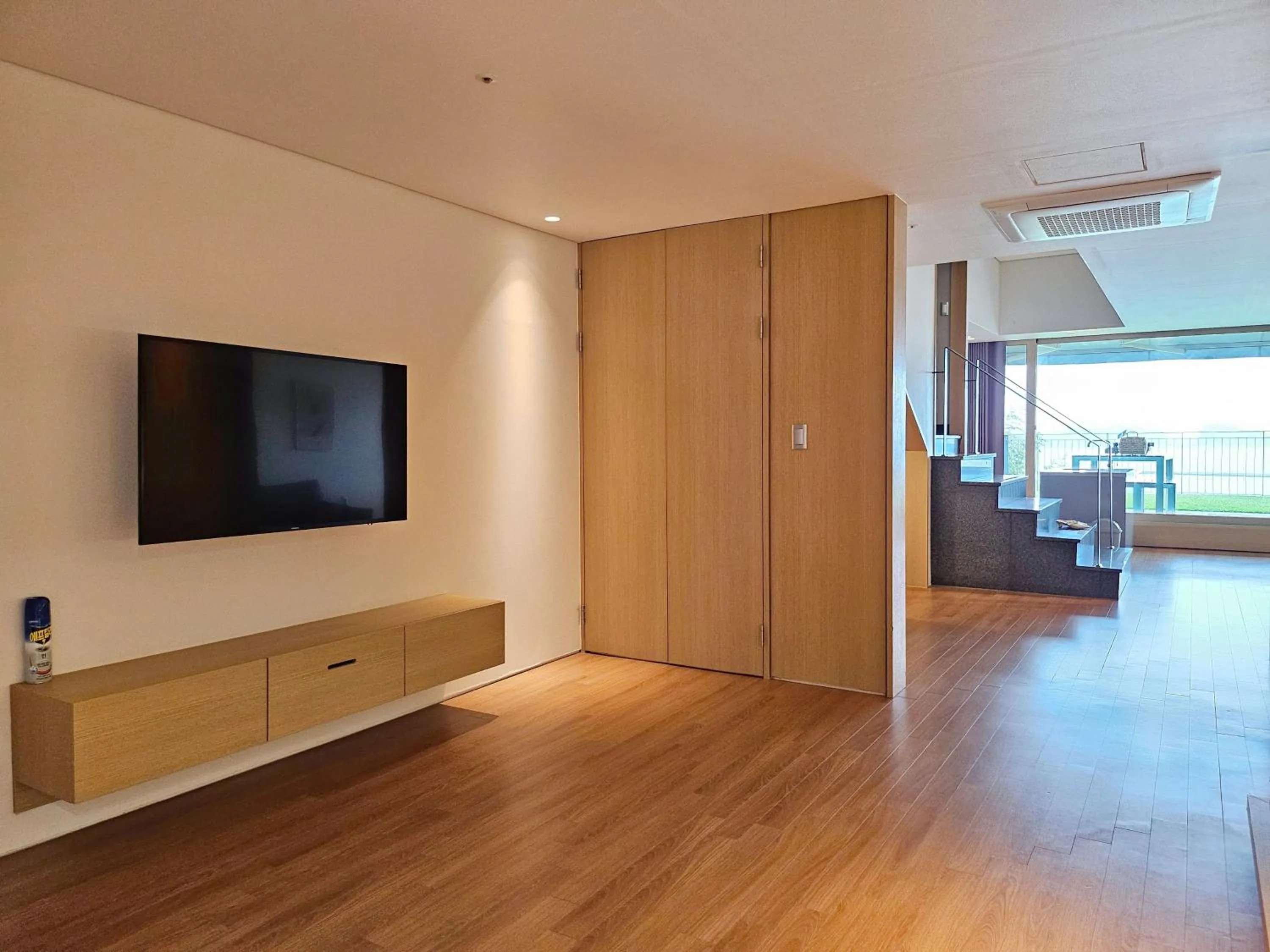 TV and multimedia in Hotel SANG SANG & Private SANG SANG POOL VILLA