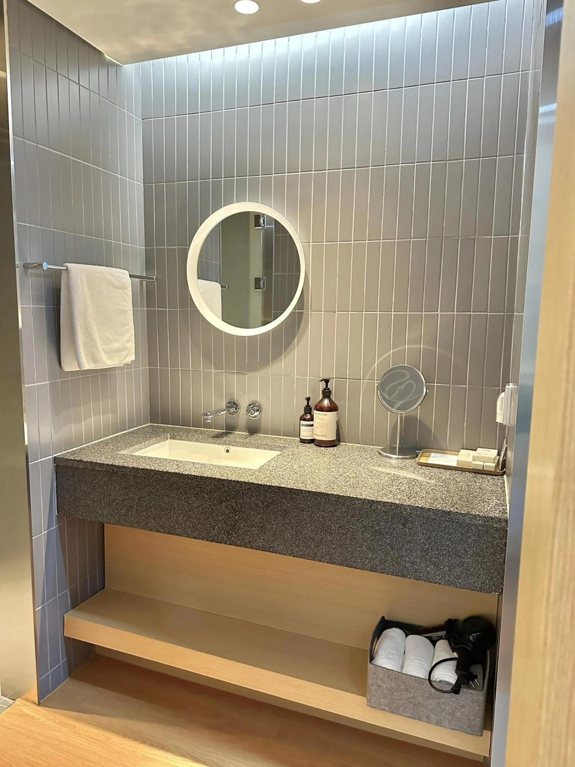 Toilet in Hotel SANG SANG & Private SANG SANG POOL VILLA