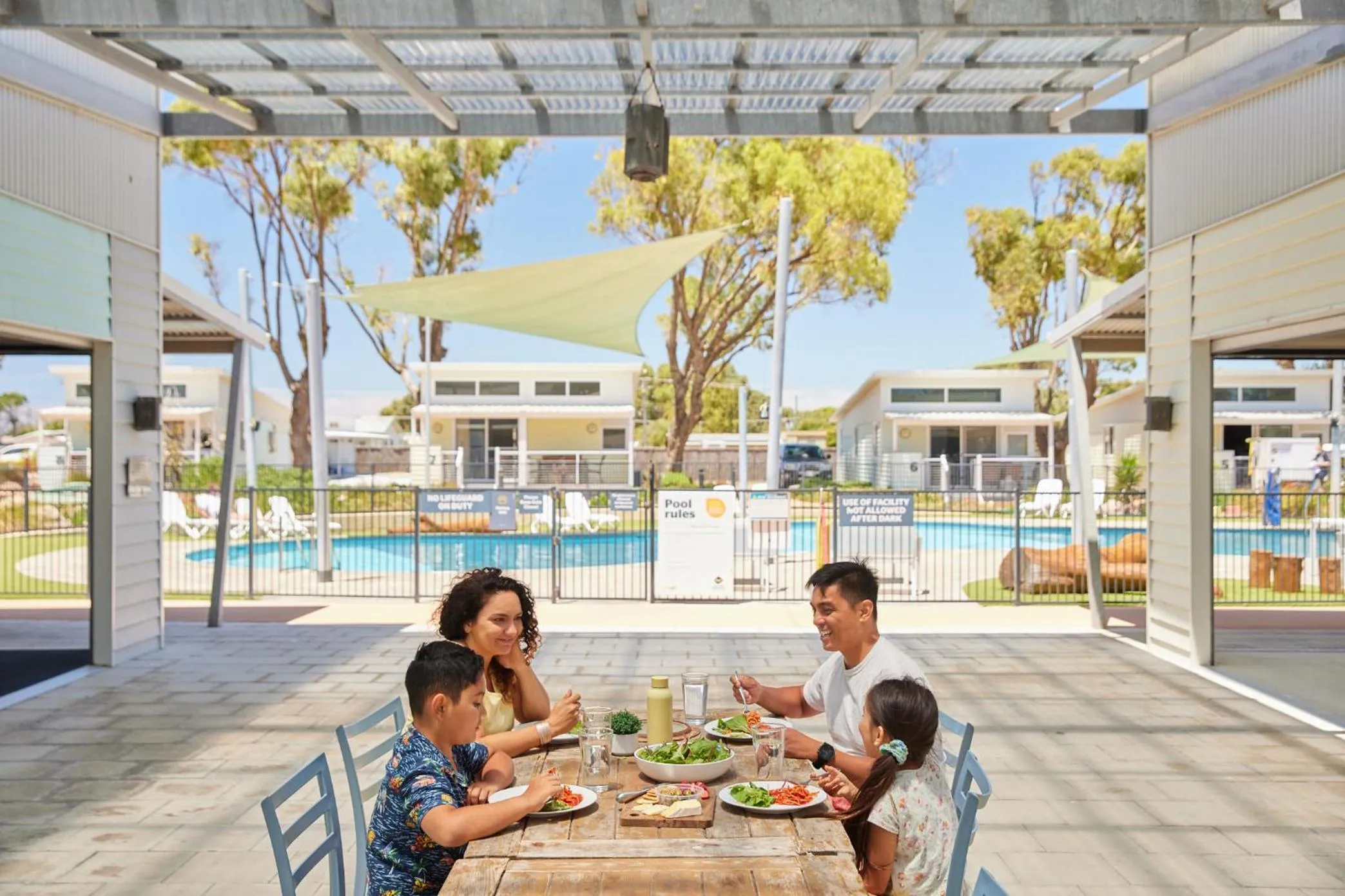 Communal kitchen in RAC Cervantes Holiday Park
