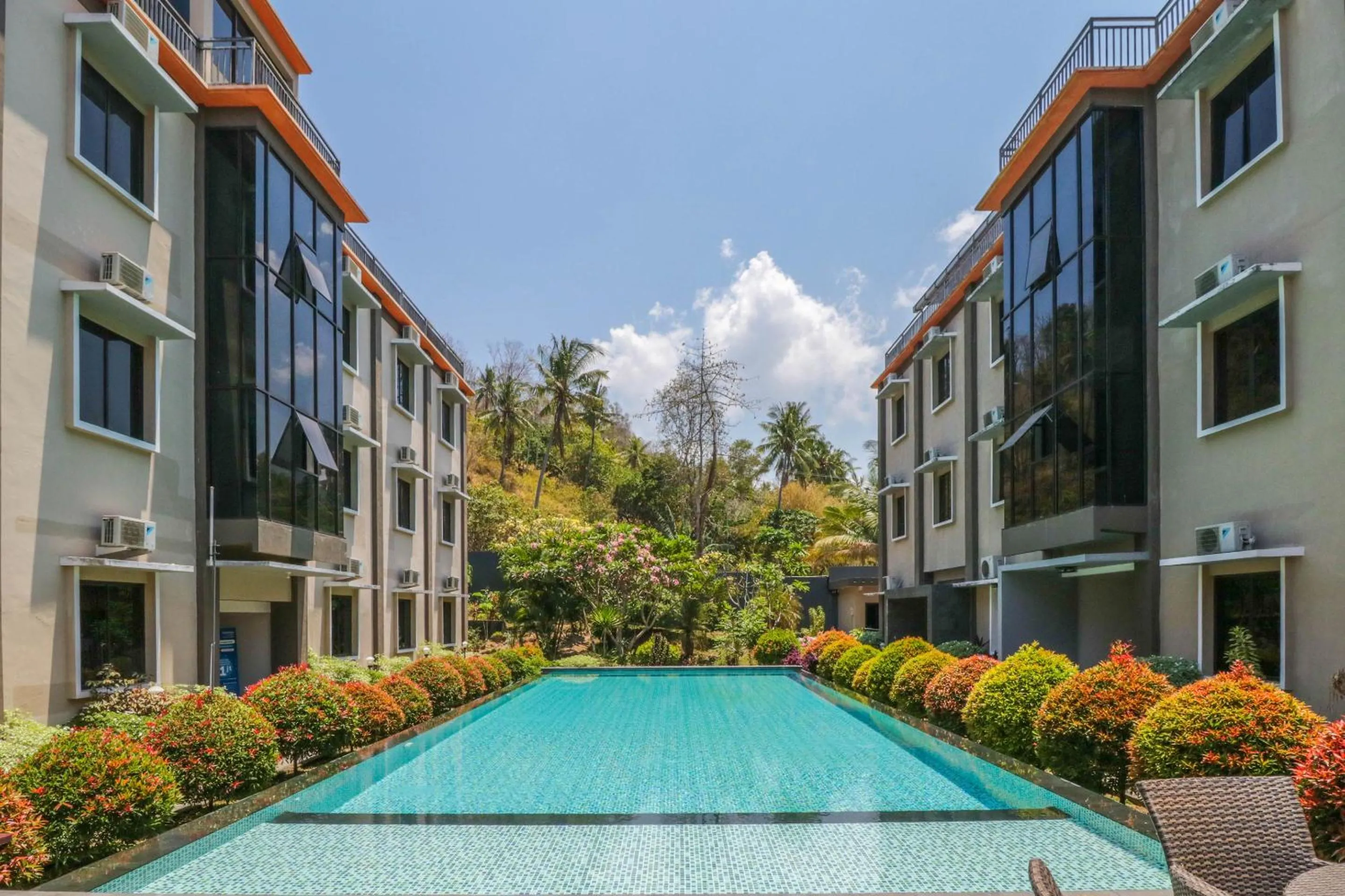 Swimming pool in Grand Senggigi Hotel