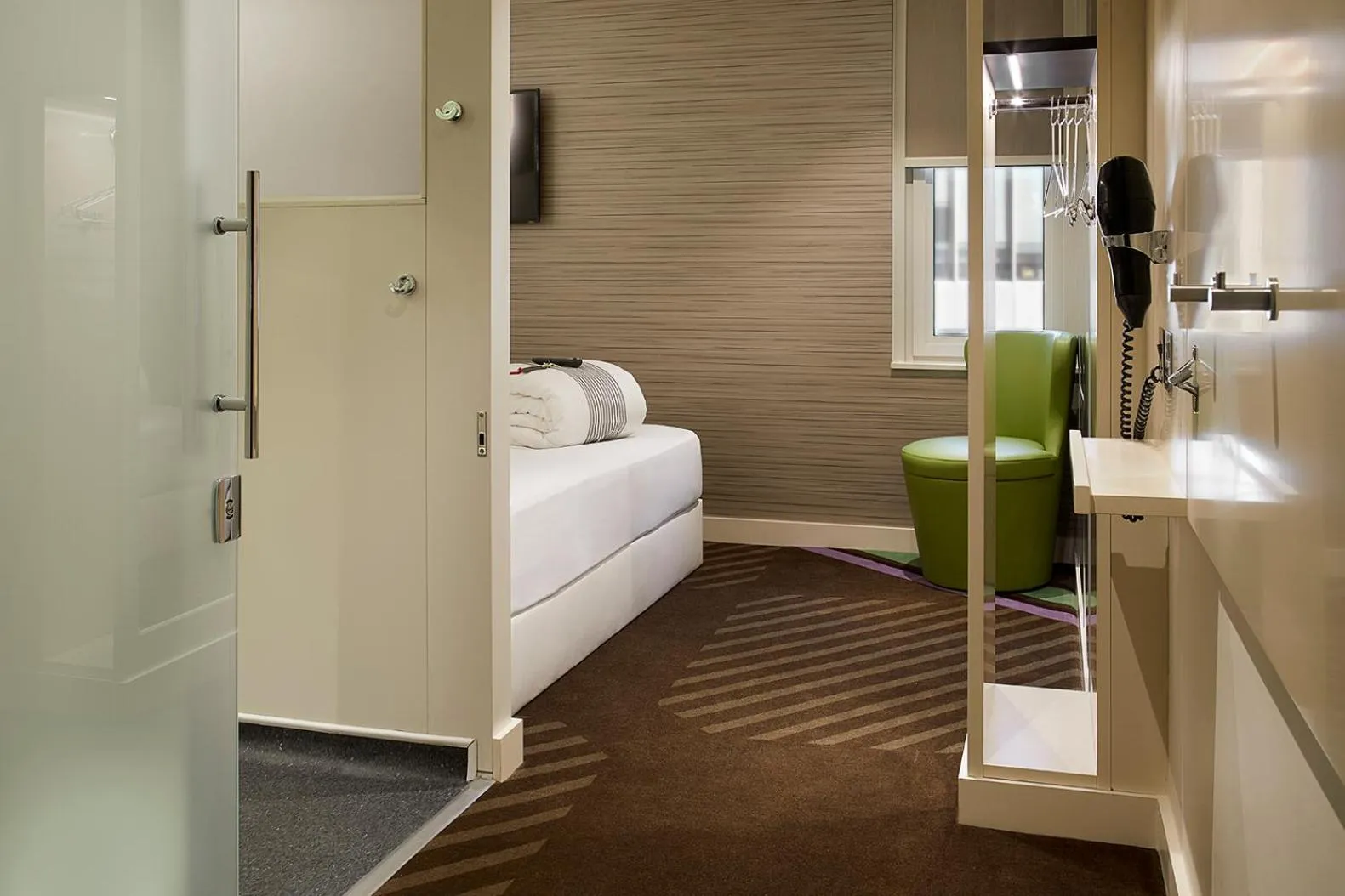 Bedroom, Bed in hub London - Goodge Street