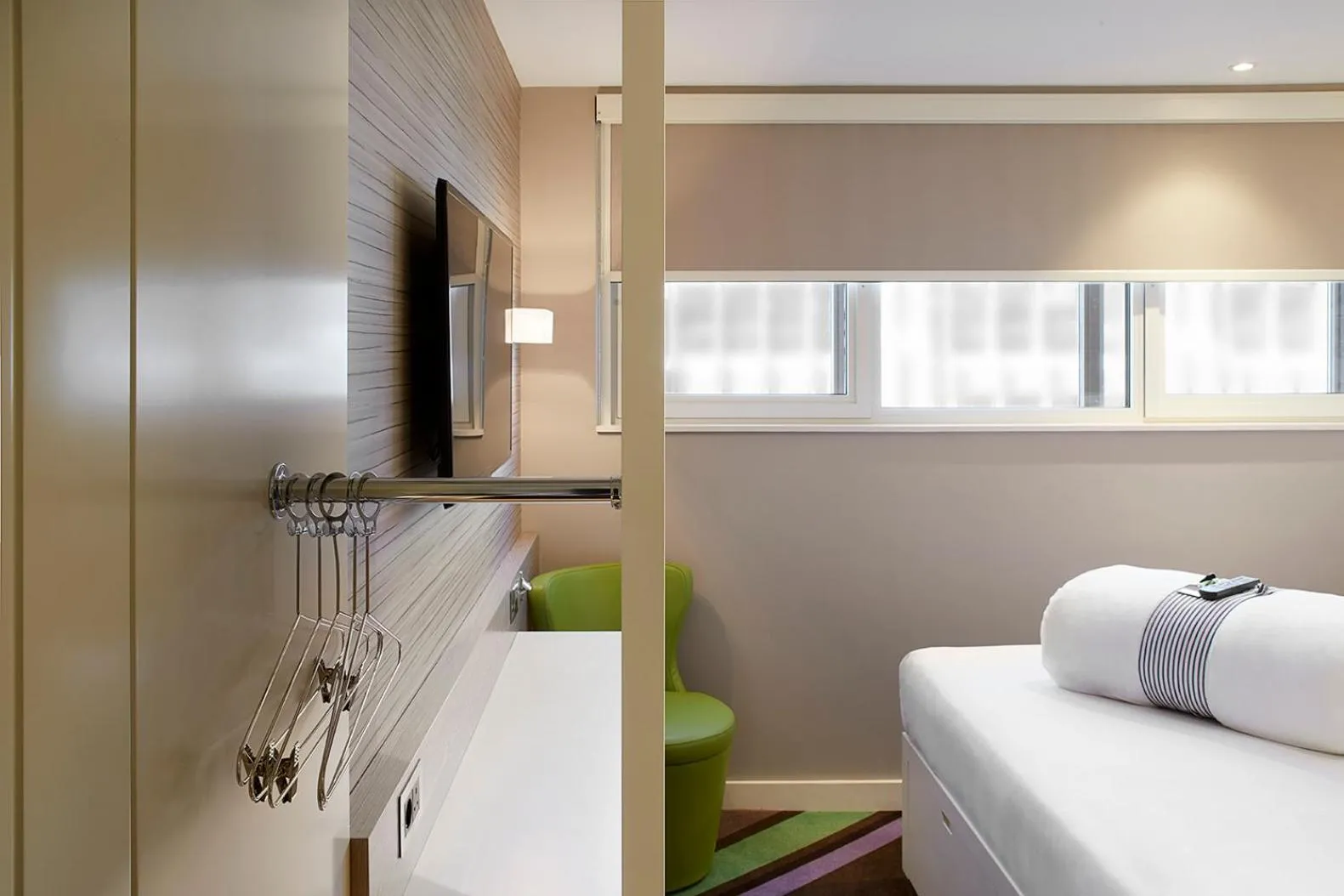 Bedroom, Bed in hub London - Goodge Street