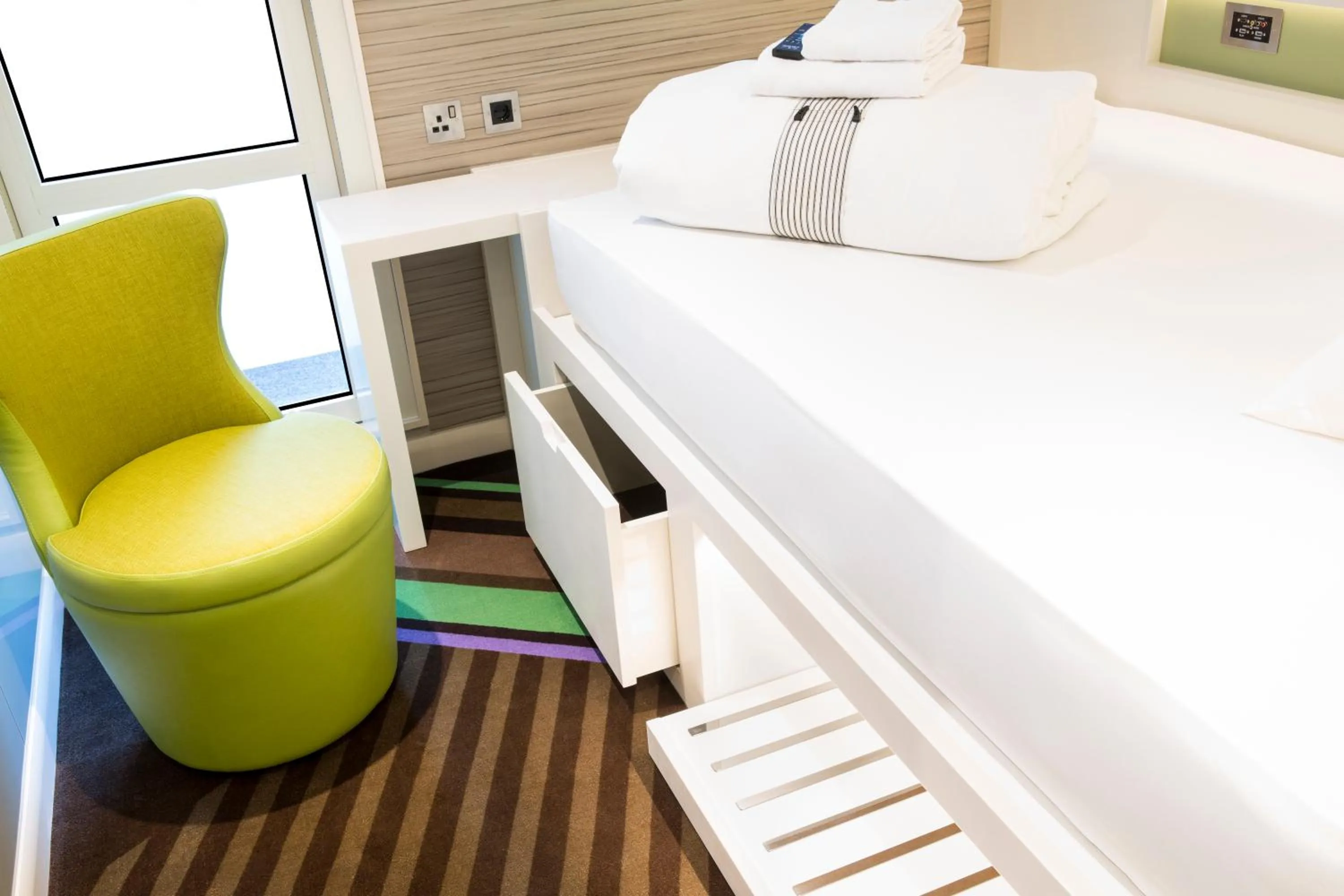 Bedroom, Bed in hub London - King's Cross