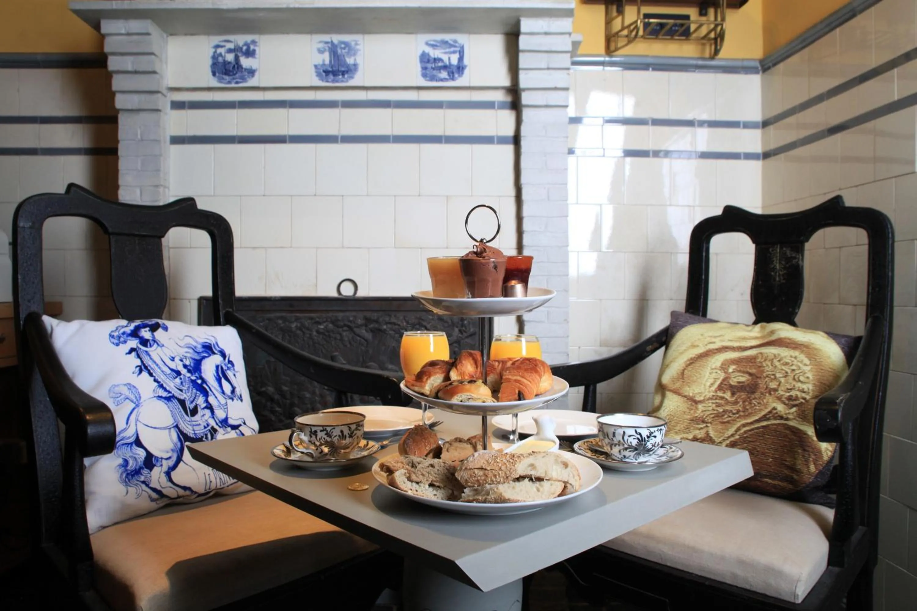 Living room in House Le Prince D'Anvers