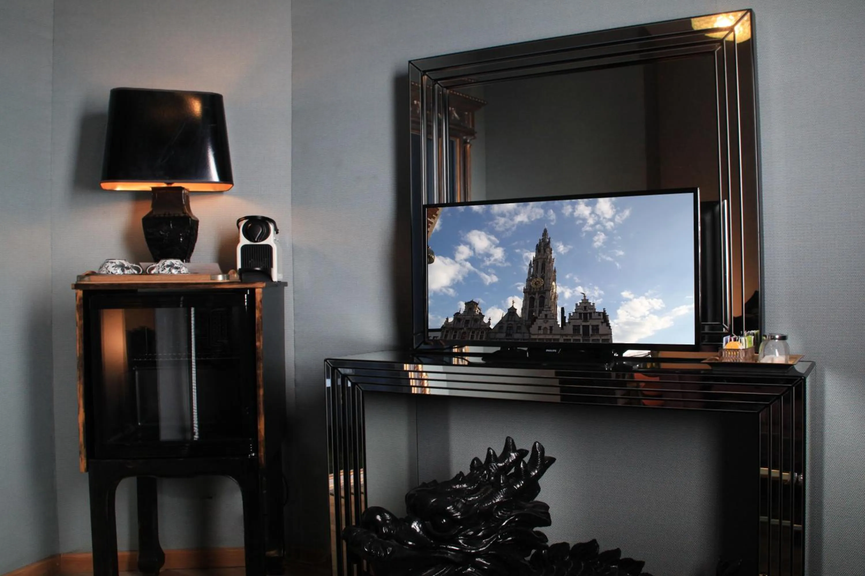 TV and multimedia in House Le Prince D'Anvers