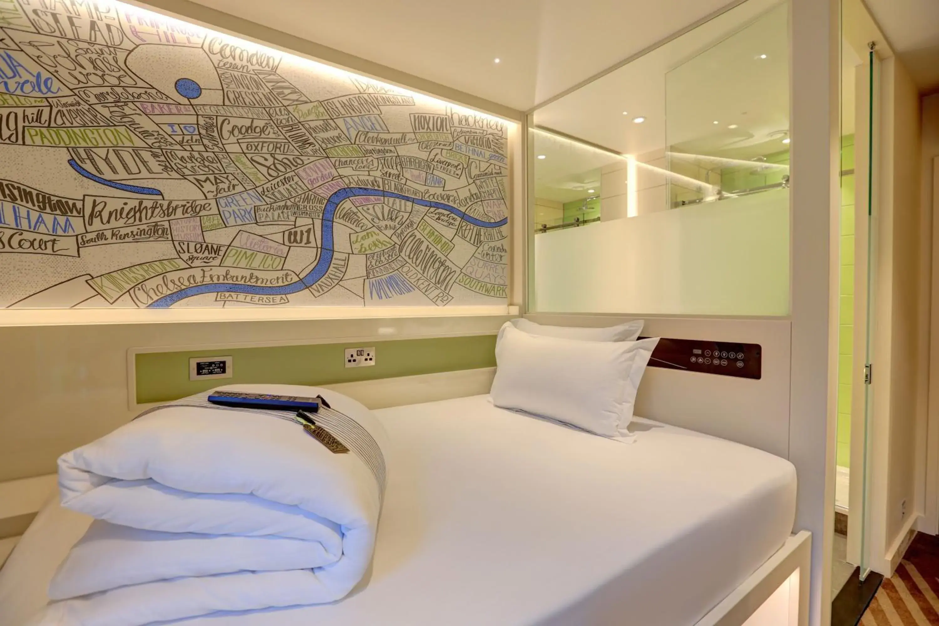 Standard Double Room in hub London - Shoreditch Standard Double Room in hub London - Shoreditch