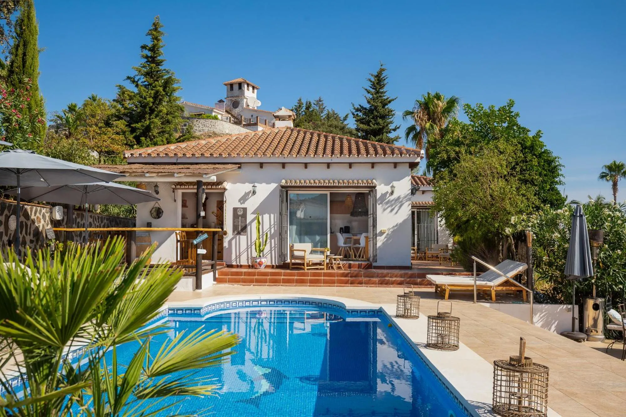 Pool view in Bed And Breakfast Mirador Infinito