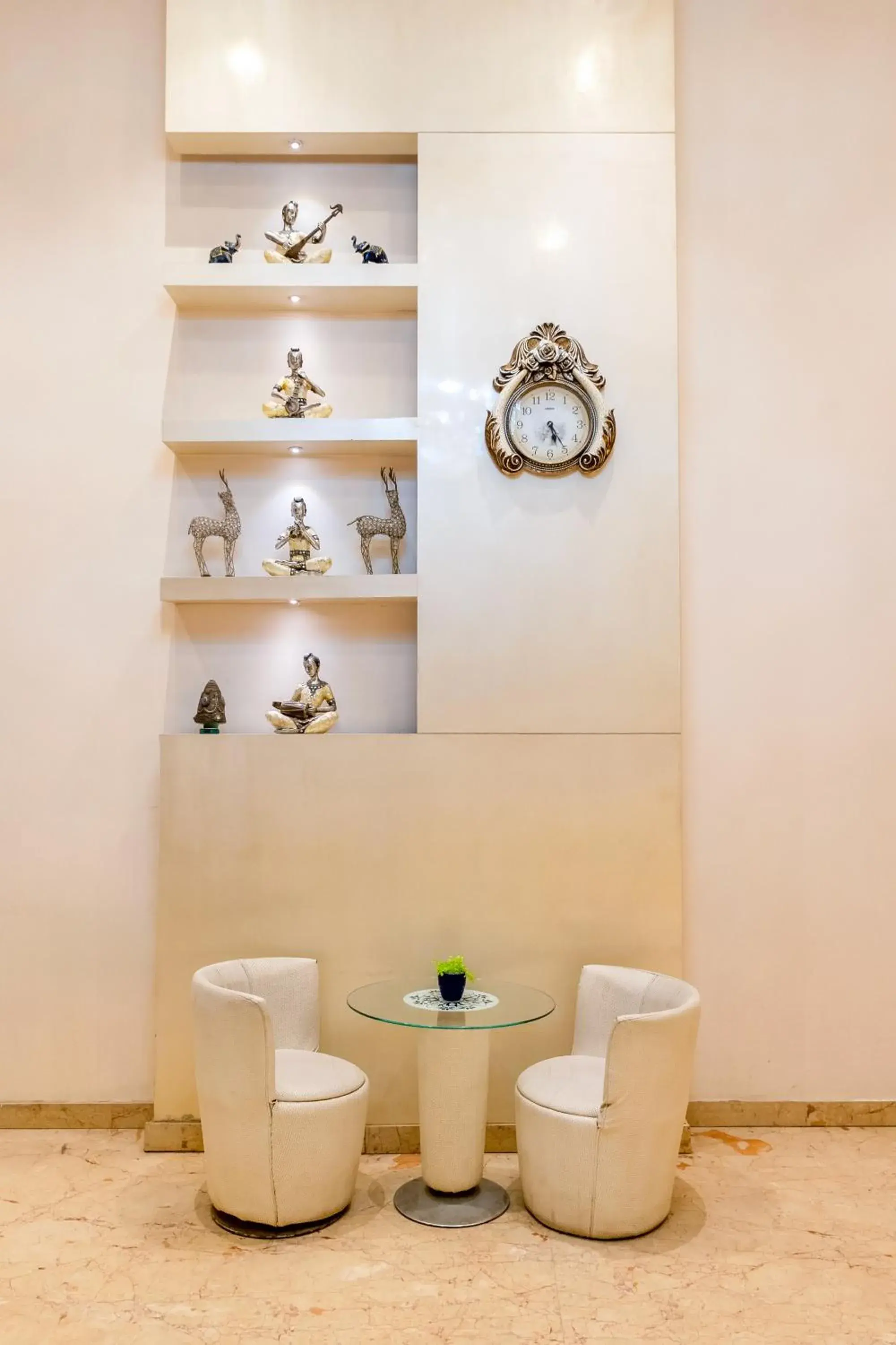 Decorative detail in Aman Continental With Restaurant - 5Mins from Connaught Place ,Railway Station & Metro Decorative detail in Aman Continental With Restaurant - 5Mins from Connaught Place ,Railway Station & Metro