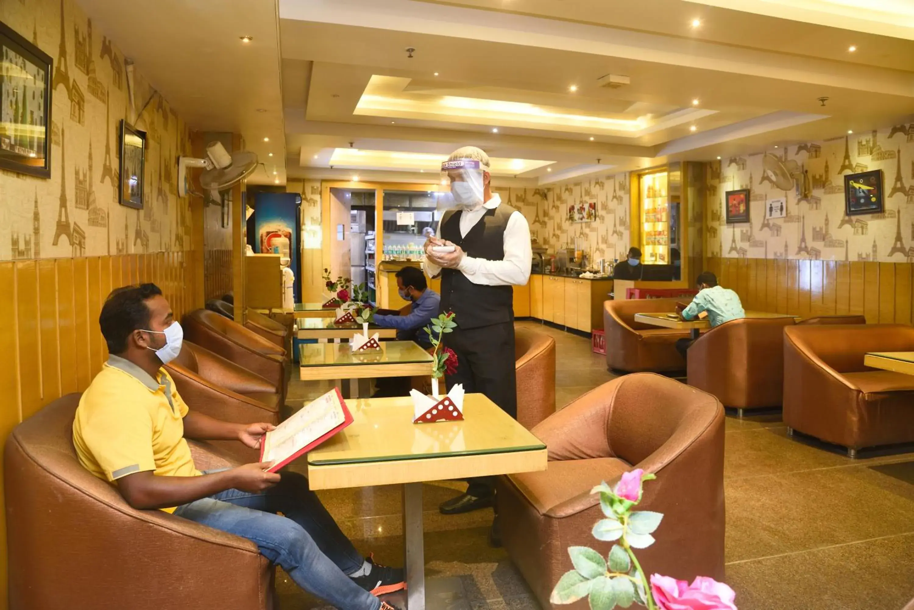 Restaurant/places to eat in Aman Continental - 2Mins from Railway Station and 5 Mins from Metro Restaurant/places to eat in Aman Continental - 2Mins from Railway Station and 5 Mins from Metro