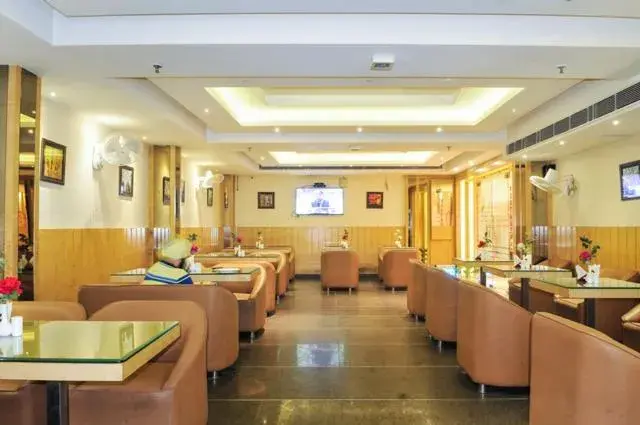 Restaurant/places to eat in Aman Continental - 2Mins from Railway Station and 5 Mins from Metro Restaurant/places to eat in Aman Continental - 2Mins from Railway Station and 5 Mins from Metro