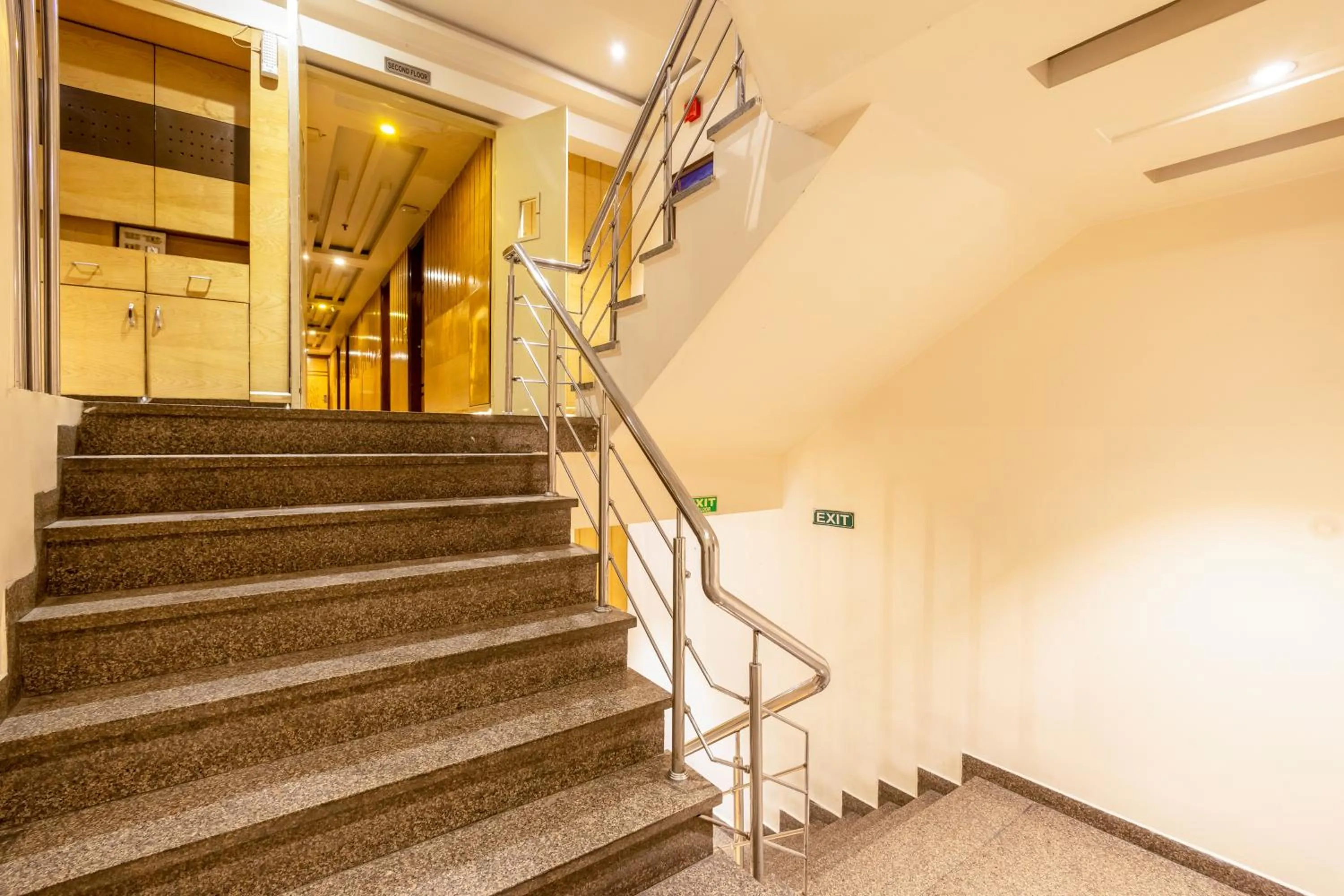 Lobby or reception in Aman Continental With Restaurant - 5Mins from Connaught Place ,Railway Station & Metro