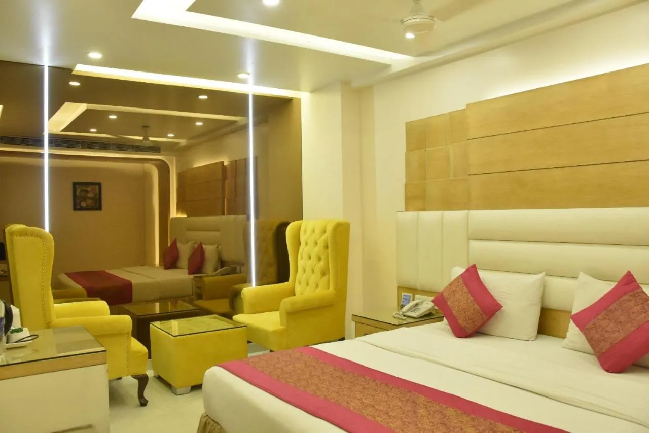 Aman Continental With Restaurant - 5Mins from Connaught Place ,Railway Station & Metro