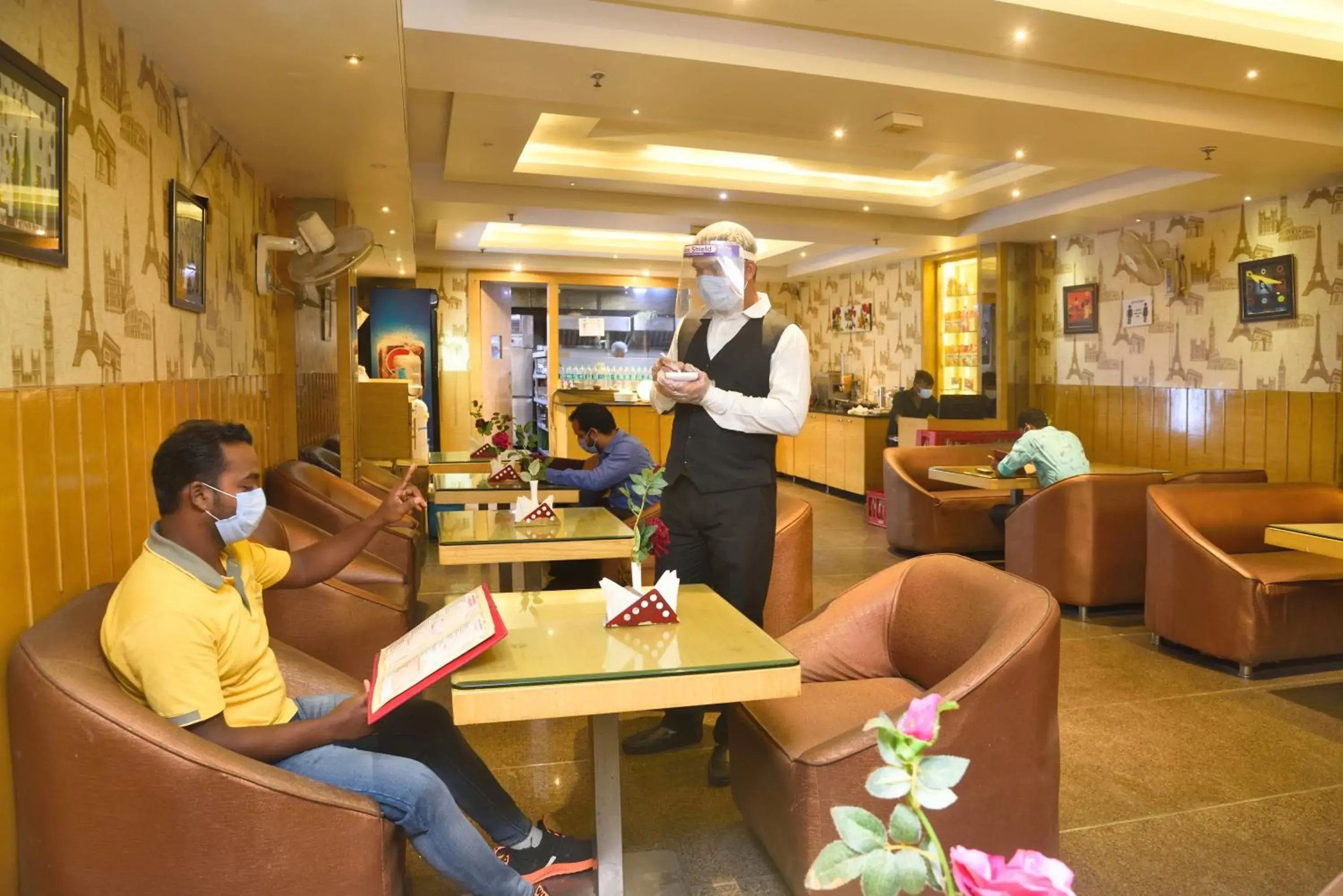 Restaurant/places to eat in Aman Continental - 2Mins from Railway Station and 5 Mins from Metro Restaurant/places to eat in Aman Continental - 2Mins from Railway Station and 5 Mins from Metro