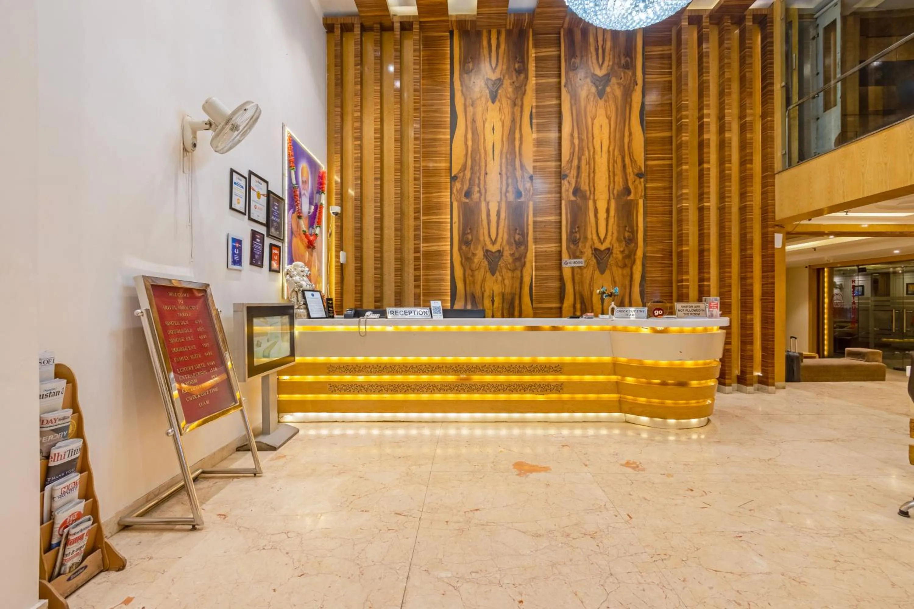 Lobby or reception in Aman Continental With Restaurant - 5Mins from Connaught Place ,Railway Station & Metro