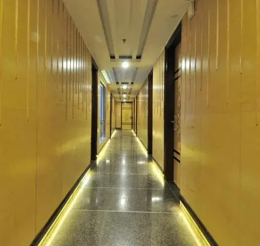 Property building in Aman Continental - 2Mins from Railway Station and 5 Mins from Metro Property building in Aman Continental - 2Mins from Railway Station and 5 Mins from Metro