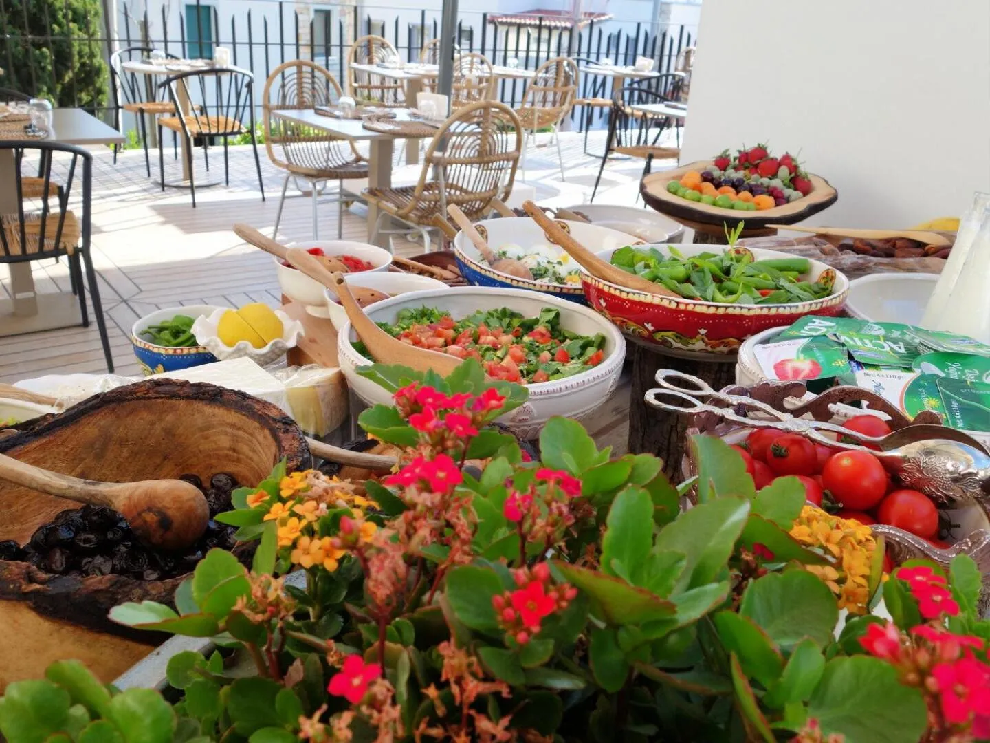 Buffet breakfast in Eskiceshme Bodrum Marina