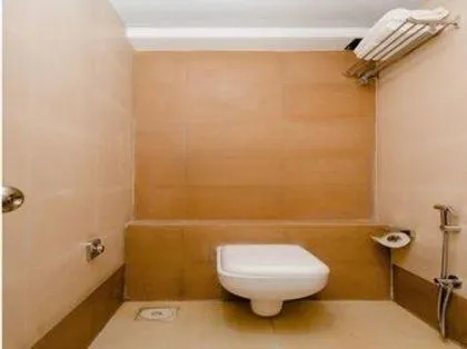 Toilet in Hotel Avion Park Executive