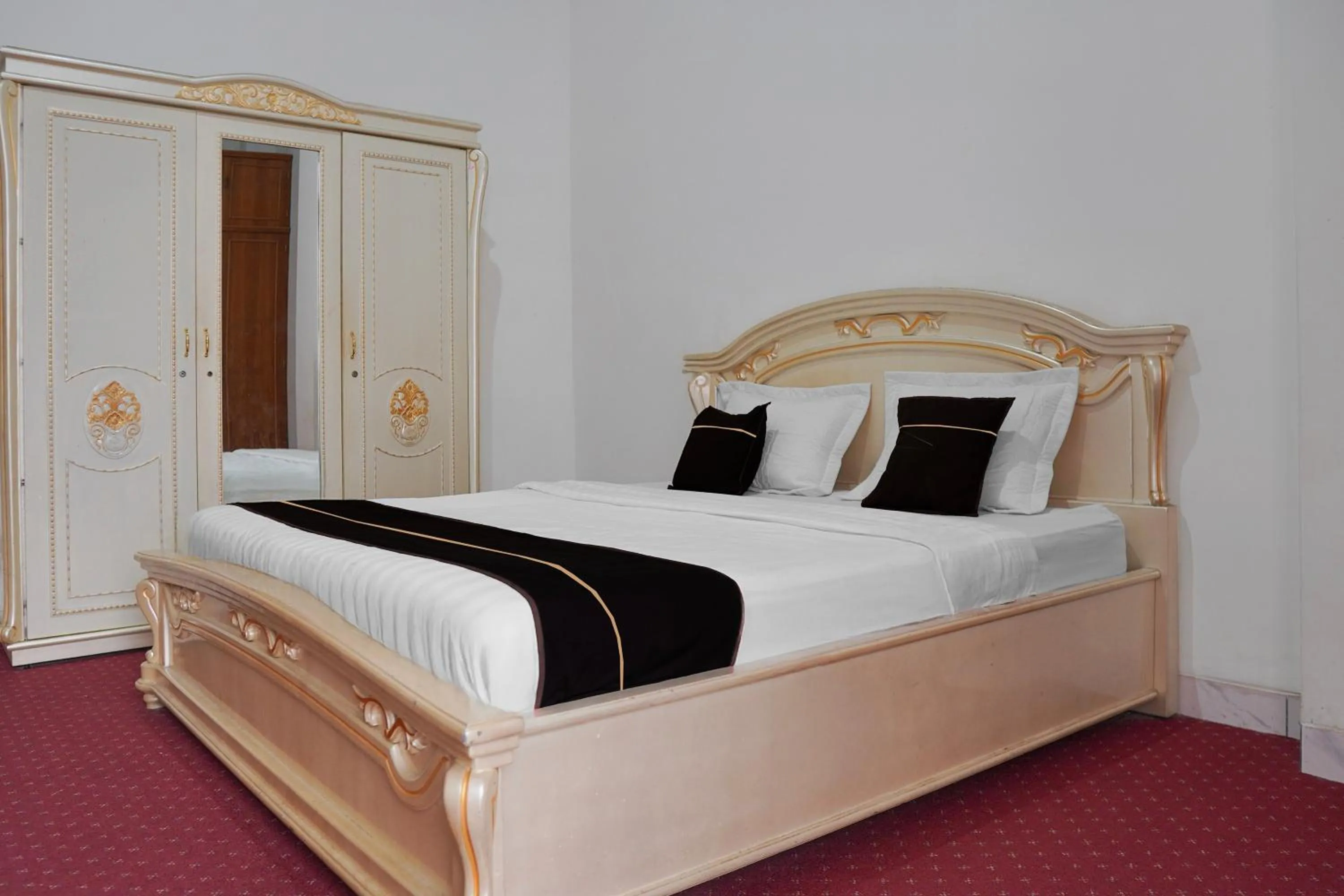 Bedroom, Bed in Collection O near Universitas Negeri Padang formerly Hotel Amra