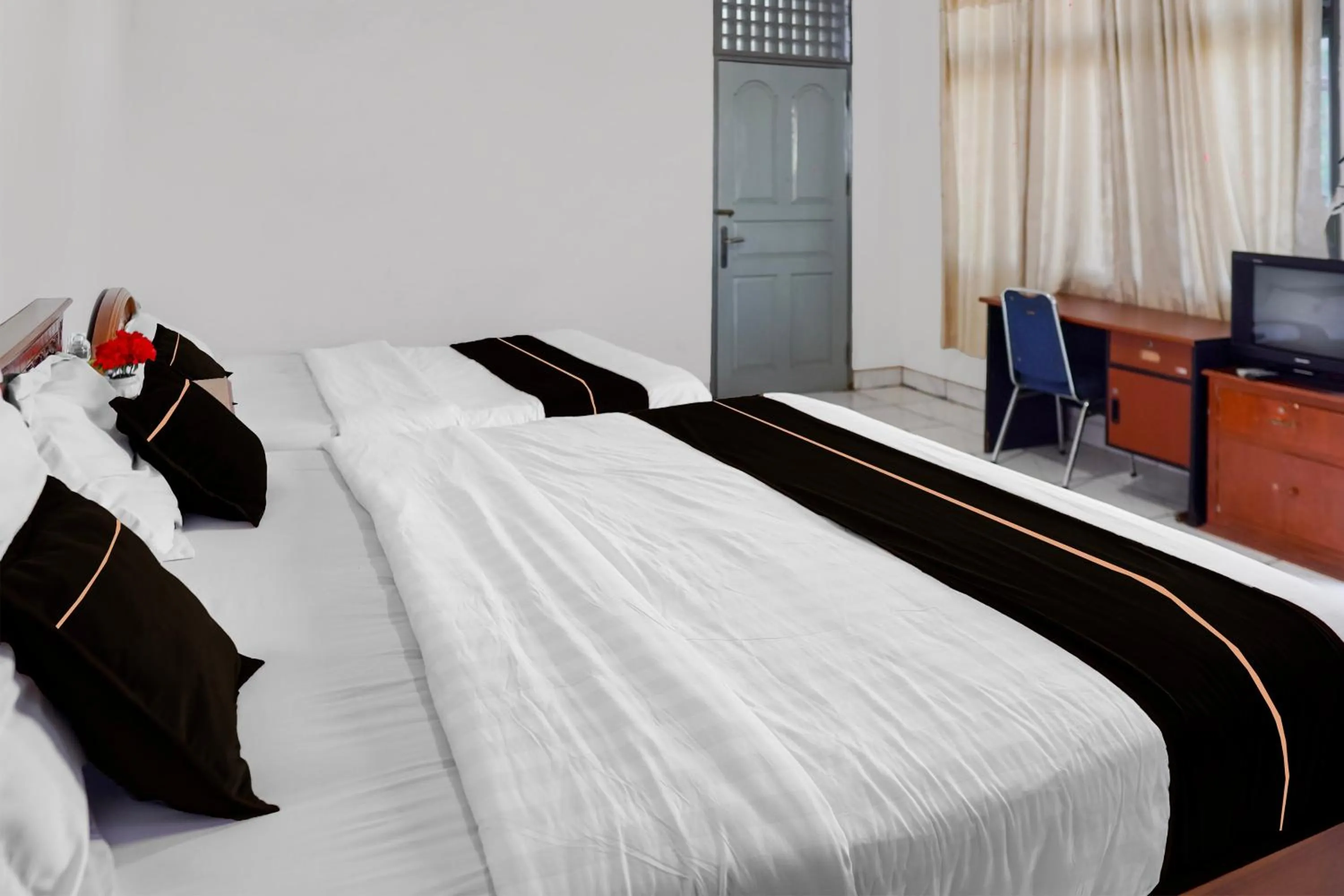 Bedroom, Bed in Collection O near Universitas Negeri Padang formerly Hotel Amra