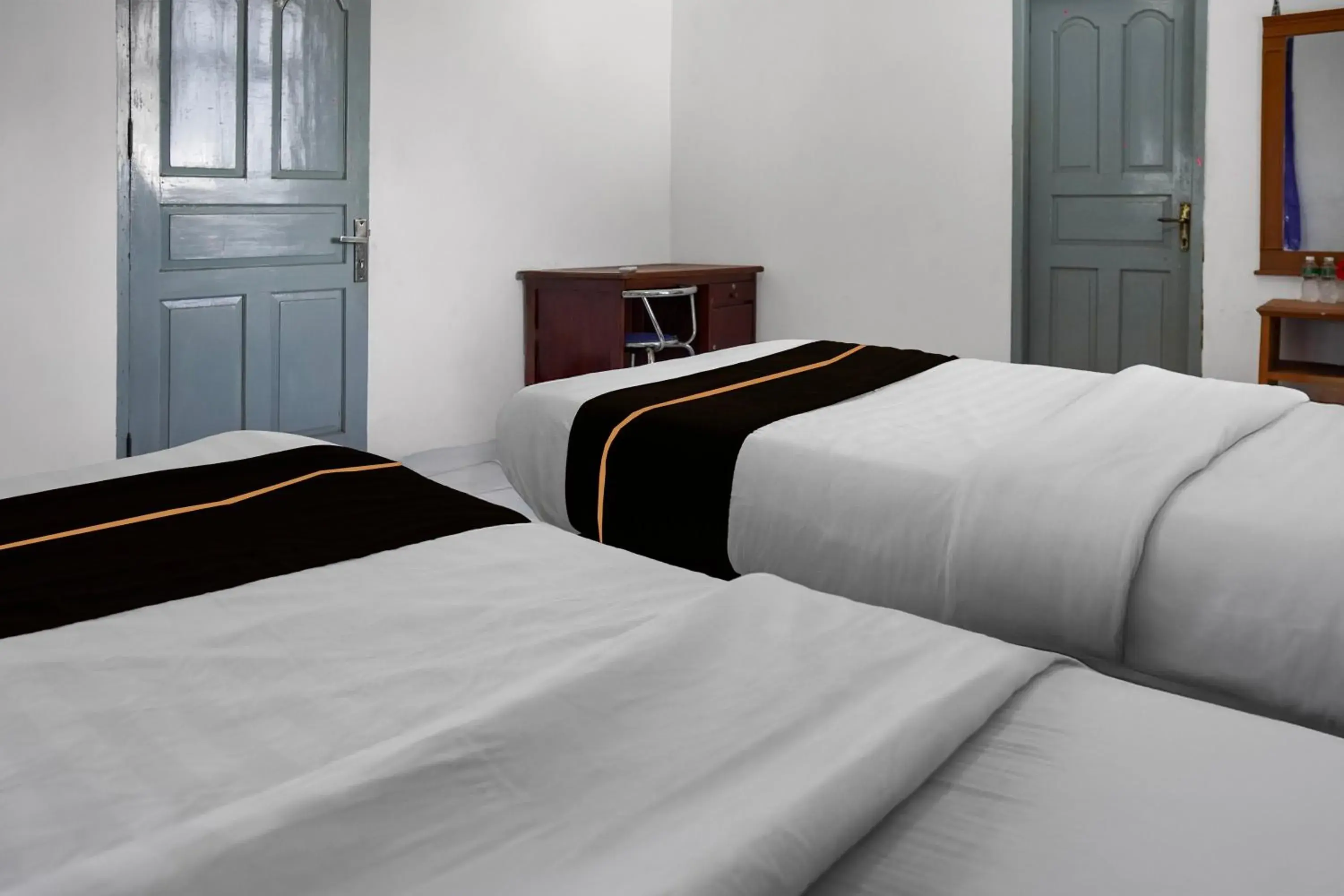 Standard Twin Room in Collection O near Universitas Negeri Padang formerly Hotel Amra Standard Twin Room in Collection O near Universitas Negeri Padang formerly Hotel Amra