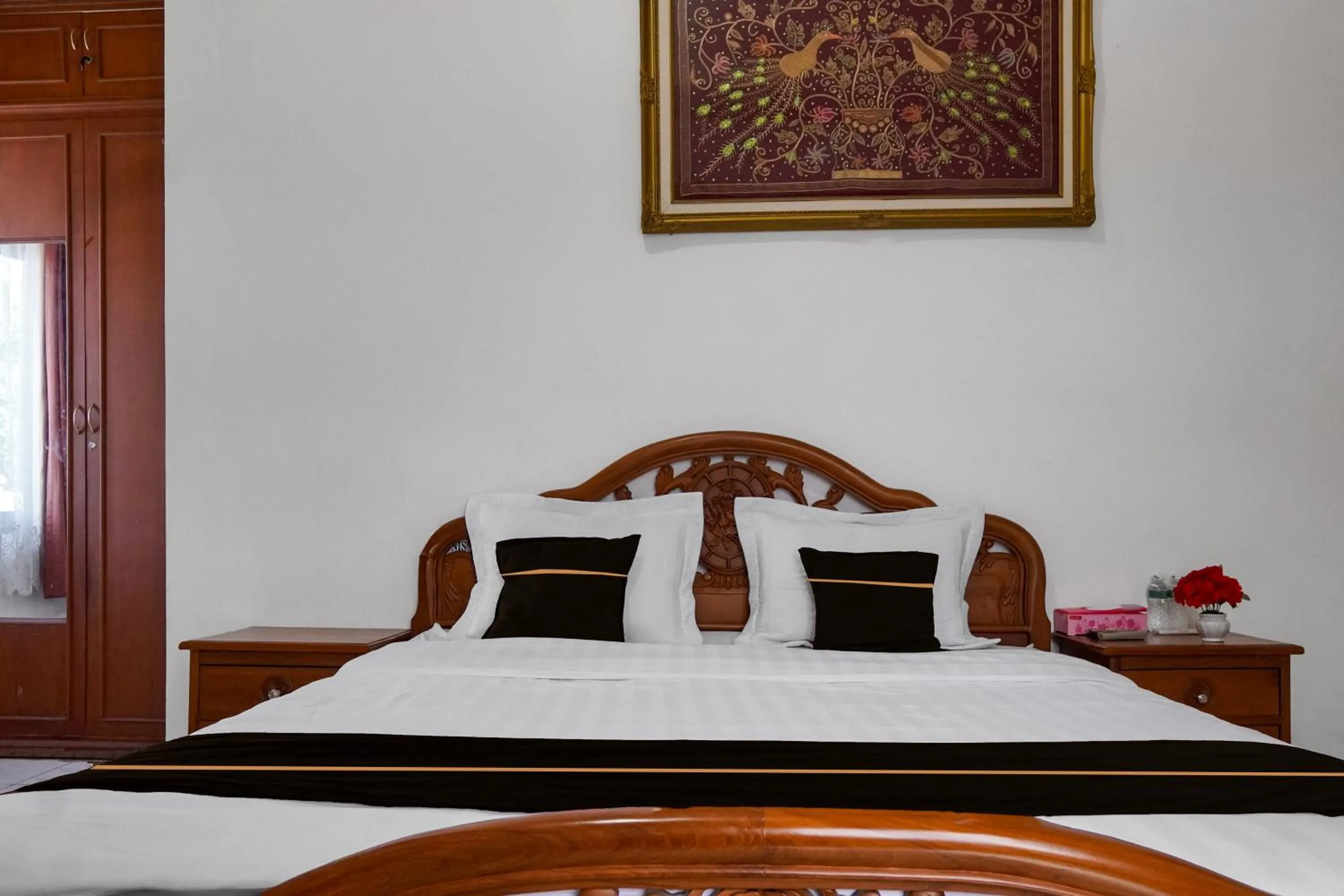 Bedroom, Bed in Collection O near Universitas Negeri Padang formerly Hotel Amra