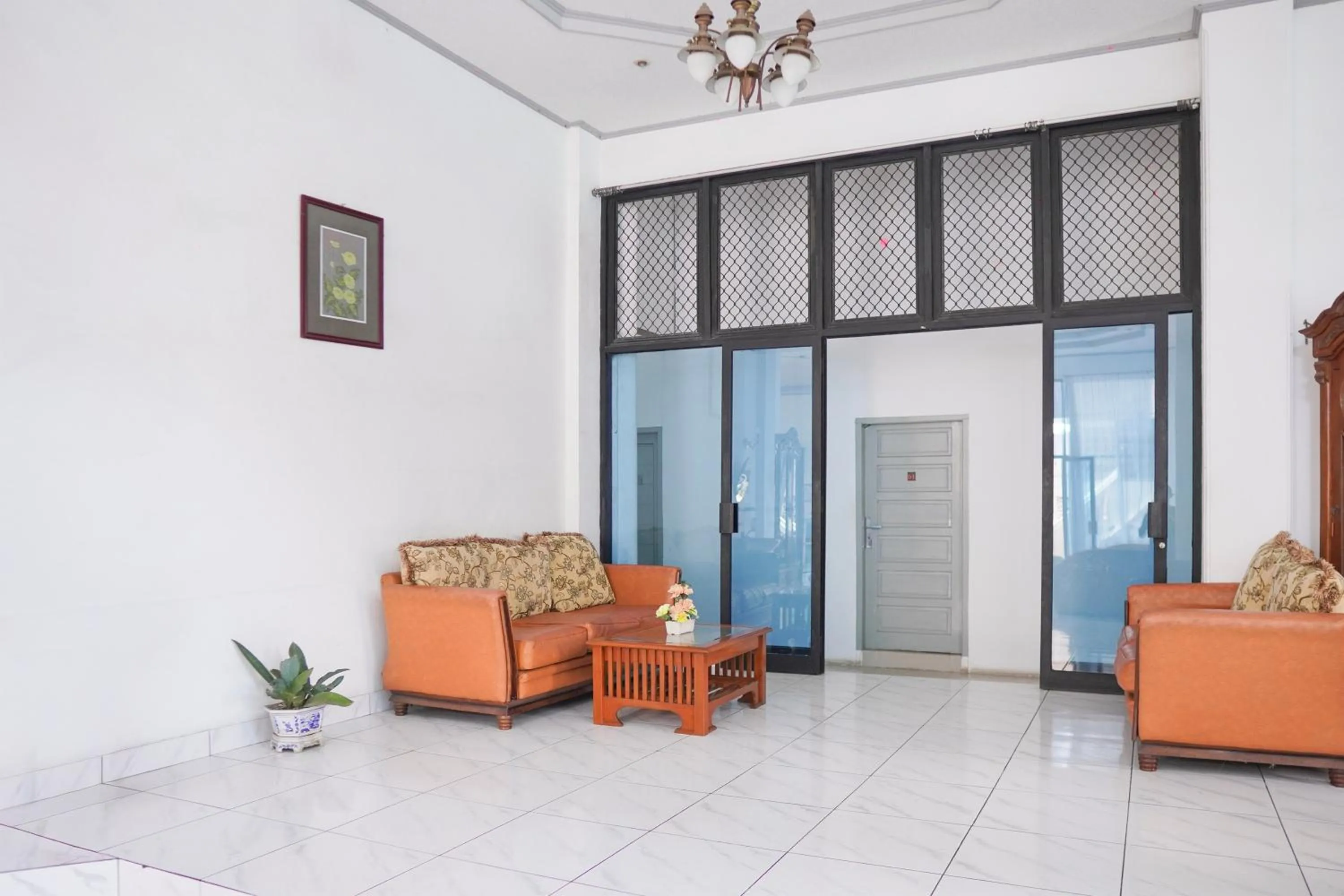 Lobby or reception in Collection O near Universitas Negeri Padang formerly Hotel Amra