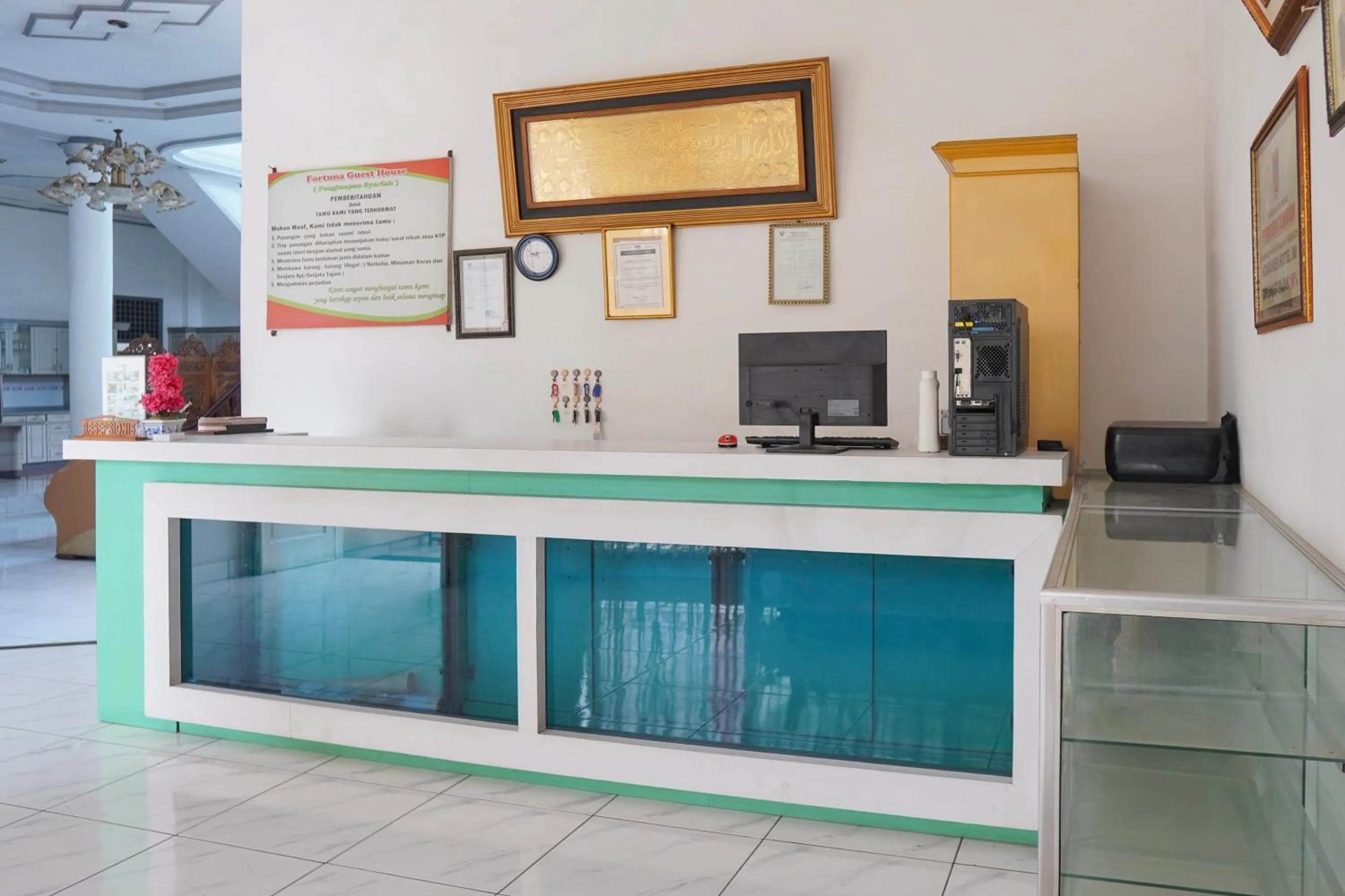 Lobby or reception in Collection O near Universitas Negeri Padang formerly Hotel Amra