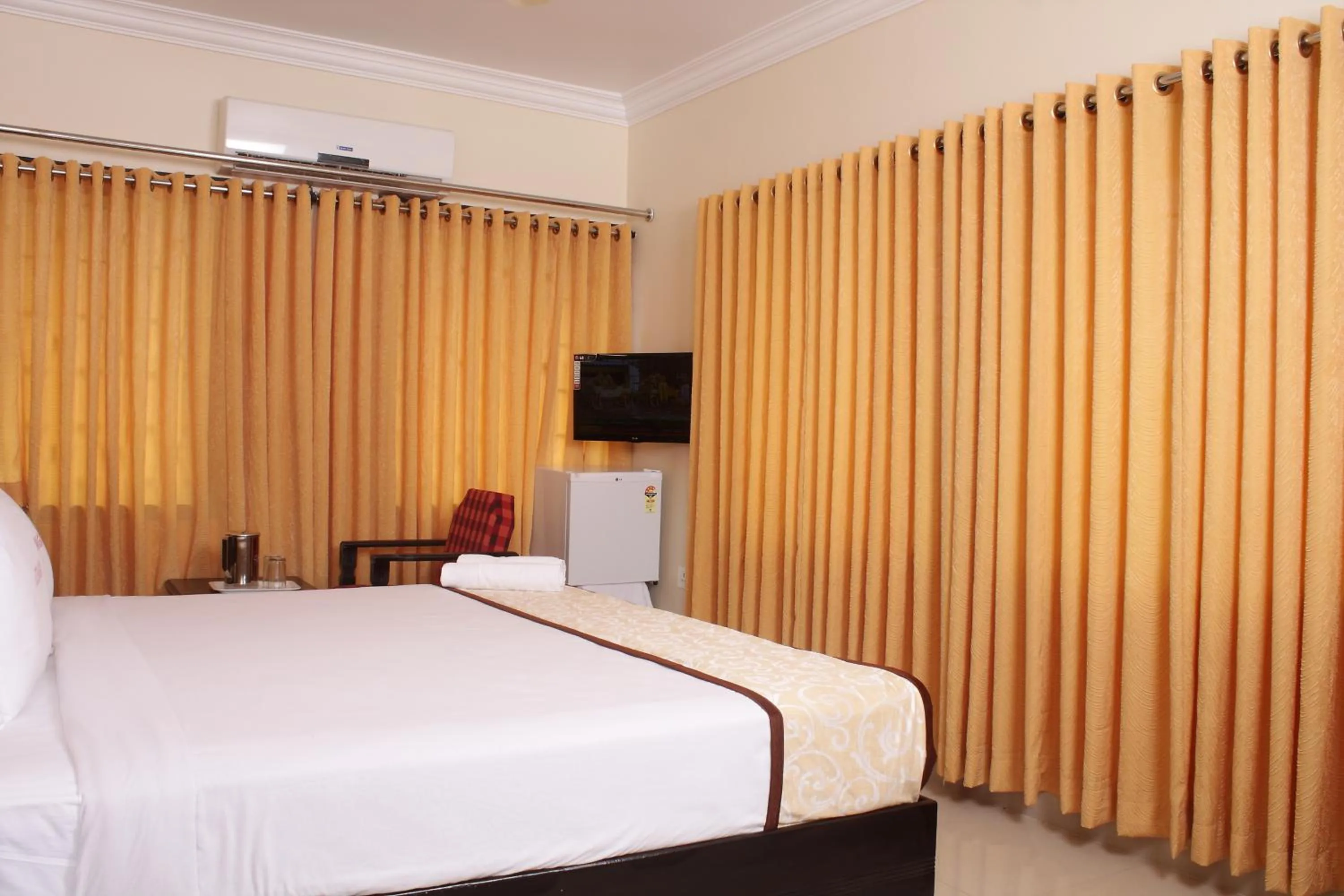Bedroom, Bed in Hotel Sangam