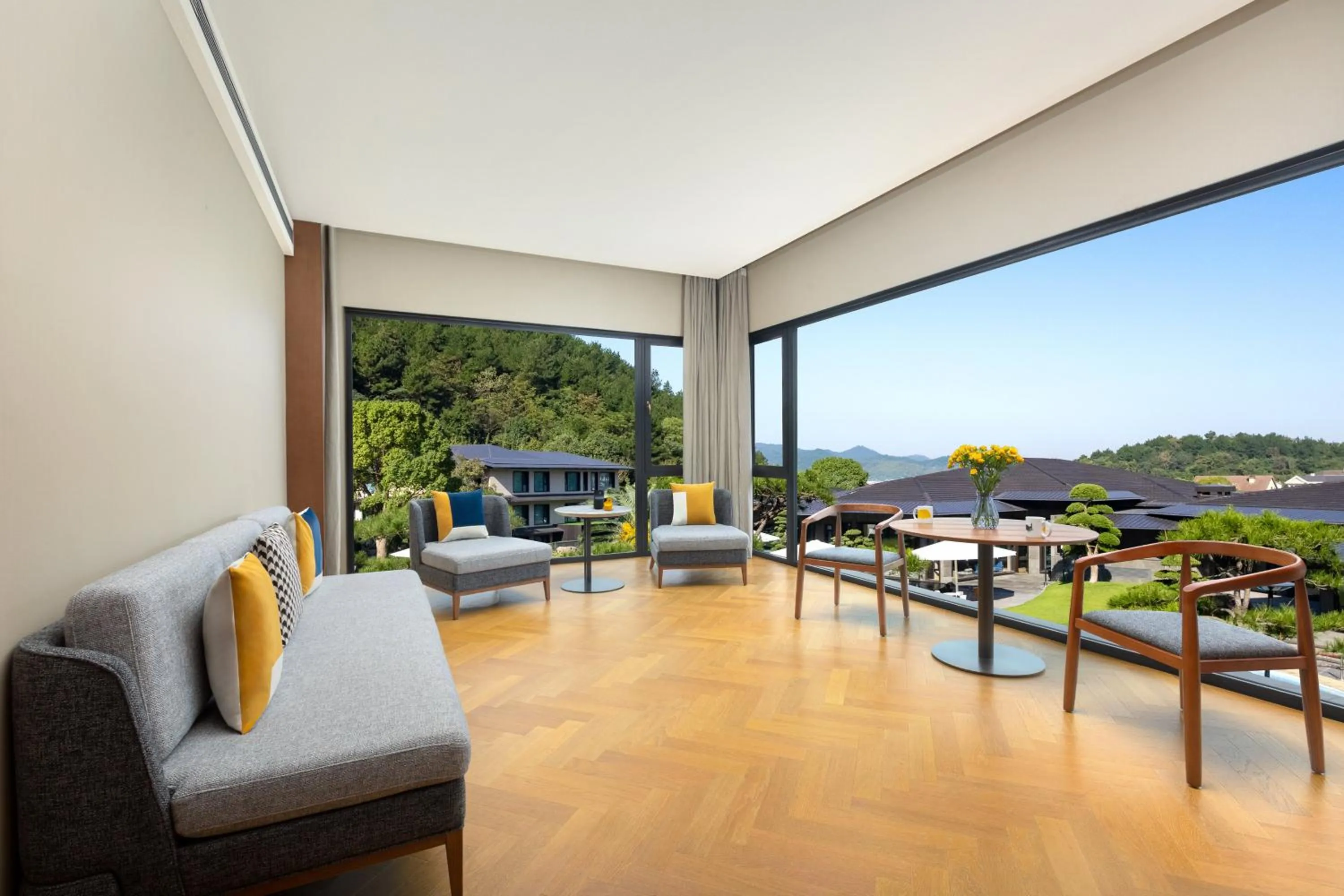 Photo of the whole room in voco Ningbo Dongqian Lake by IHG