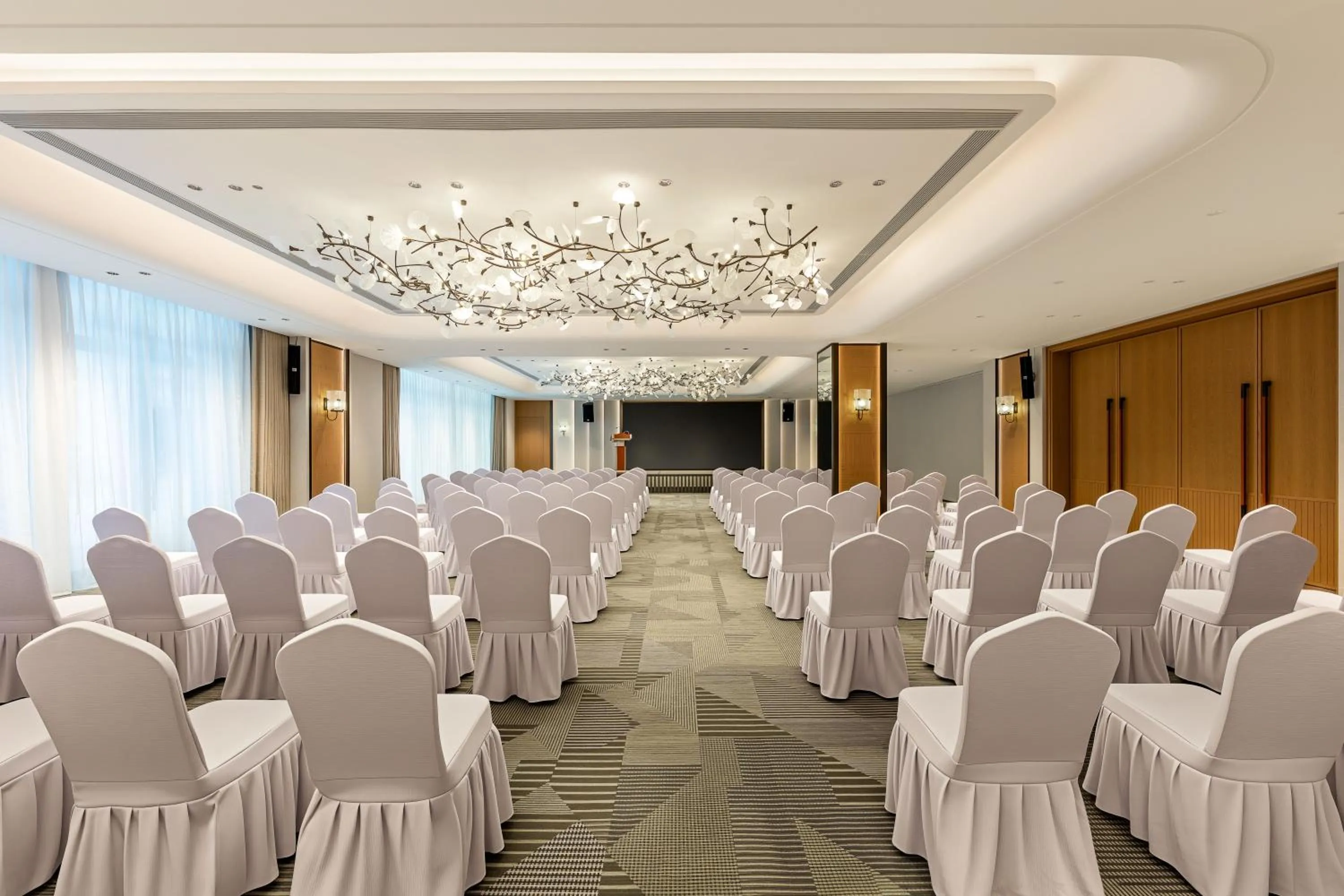 Meeting/conference room in Holiday Inn Ningde Jiaocheng by IHG