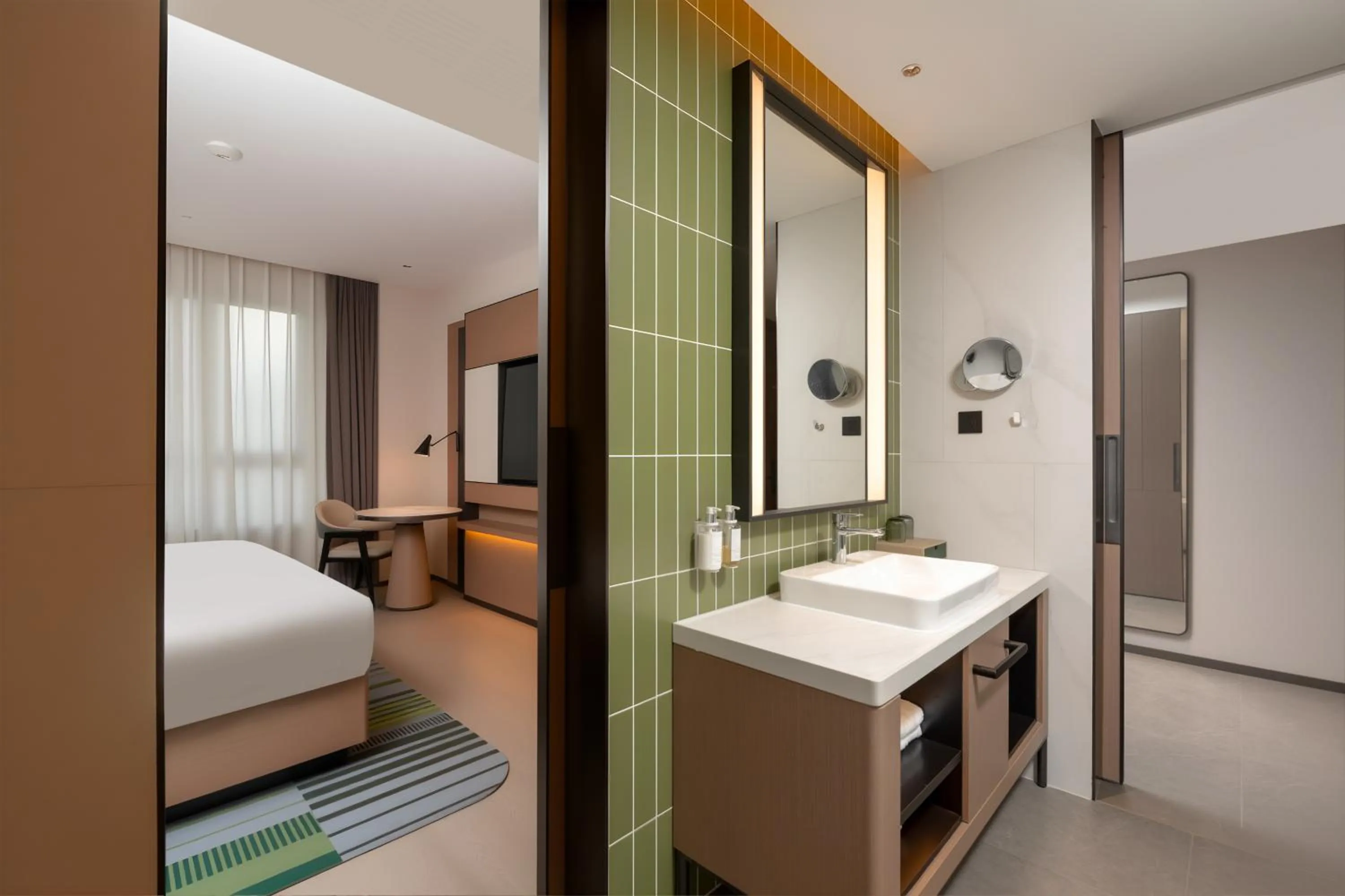 Bathroom, Bed in Holiday Inn Beijing Daxing Movie Park by IHG