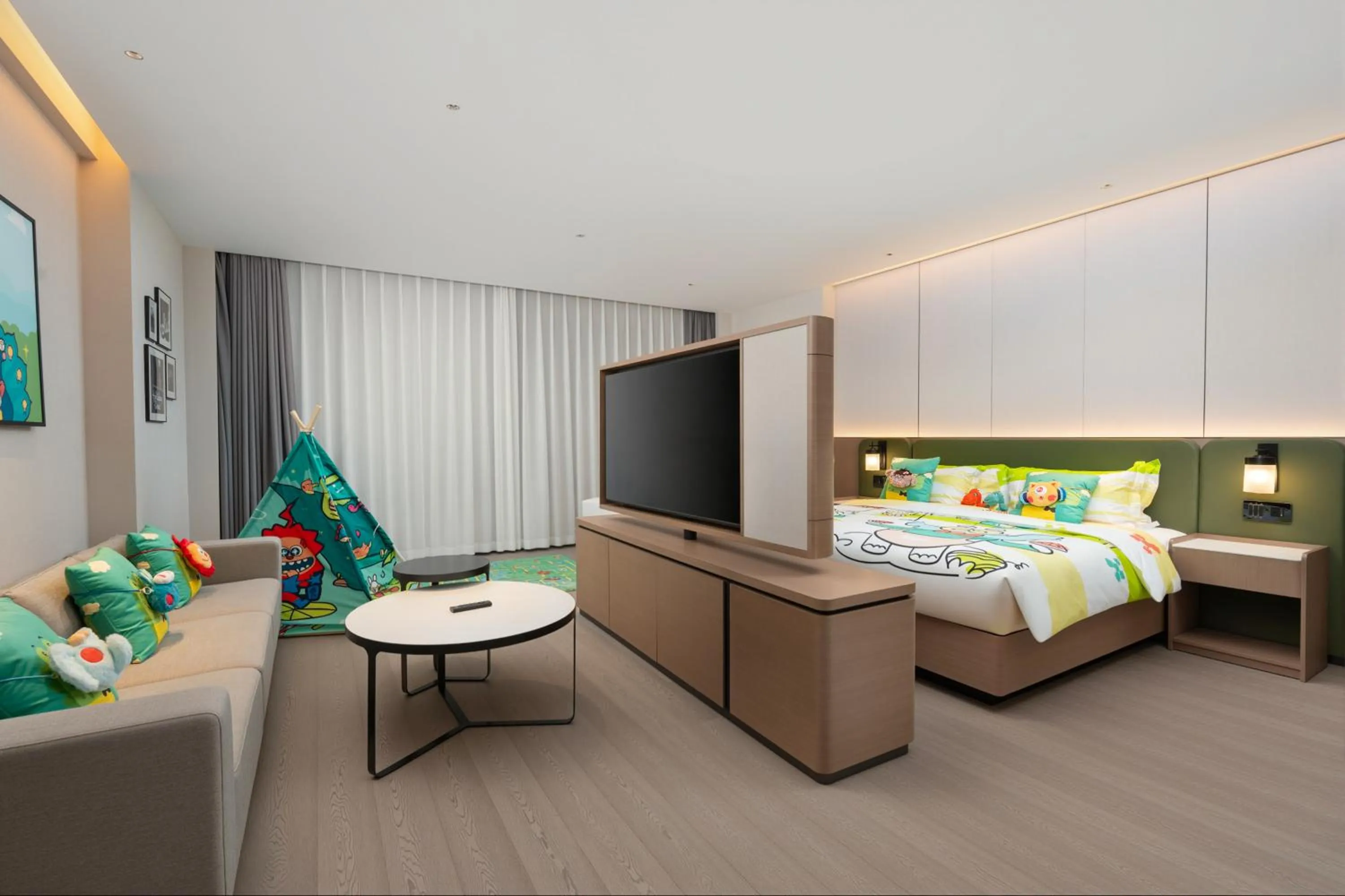 Photo of the whole room, Bed in Holiday Inn Beijing Daxing Movie Park by IHG