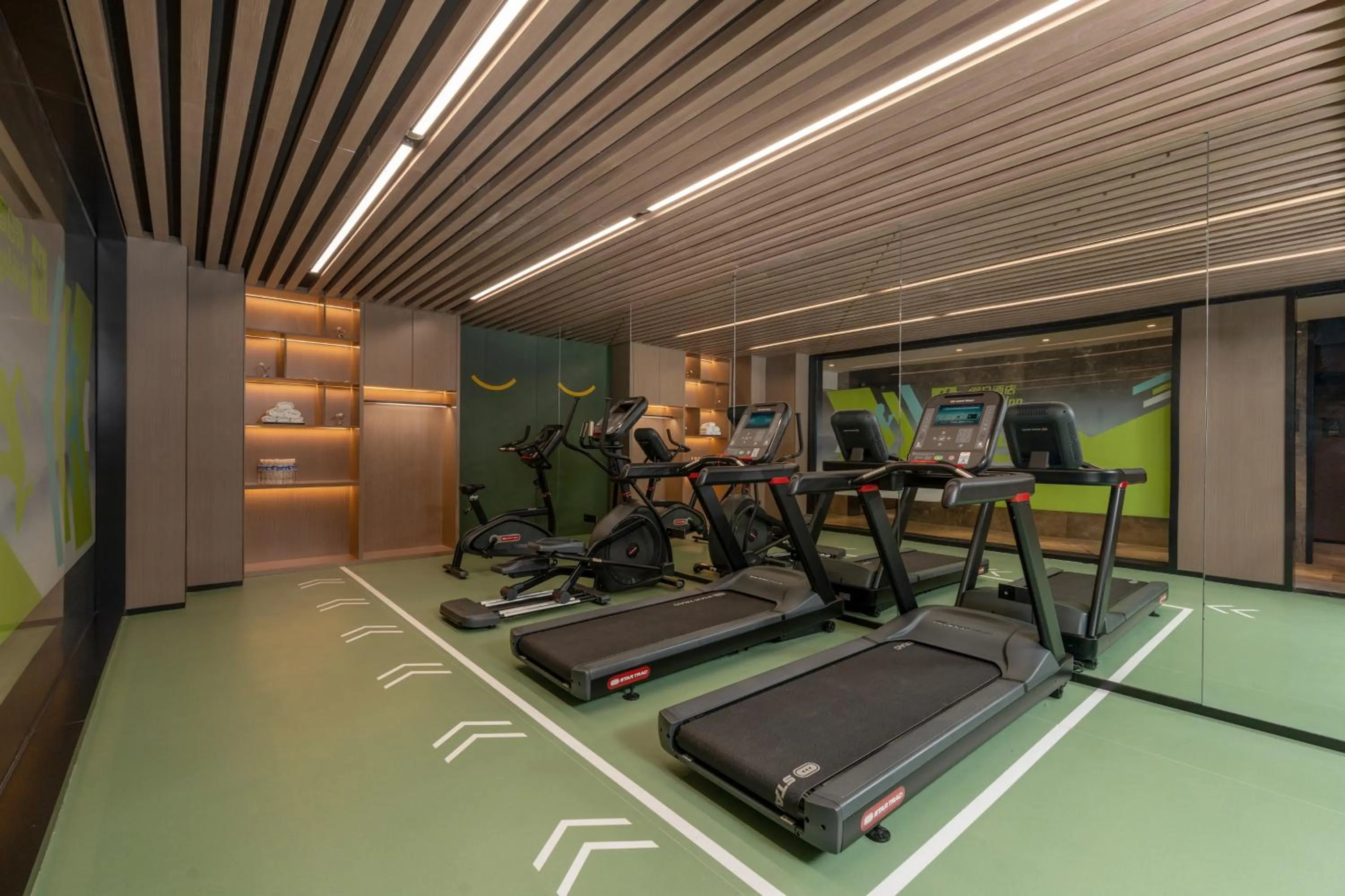 Fitness centre/facilities in Holiday Inn Beijing Daxing Movie Park by IHG