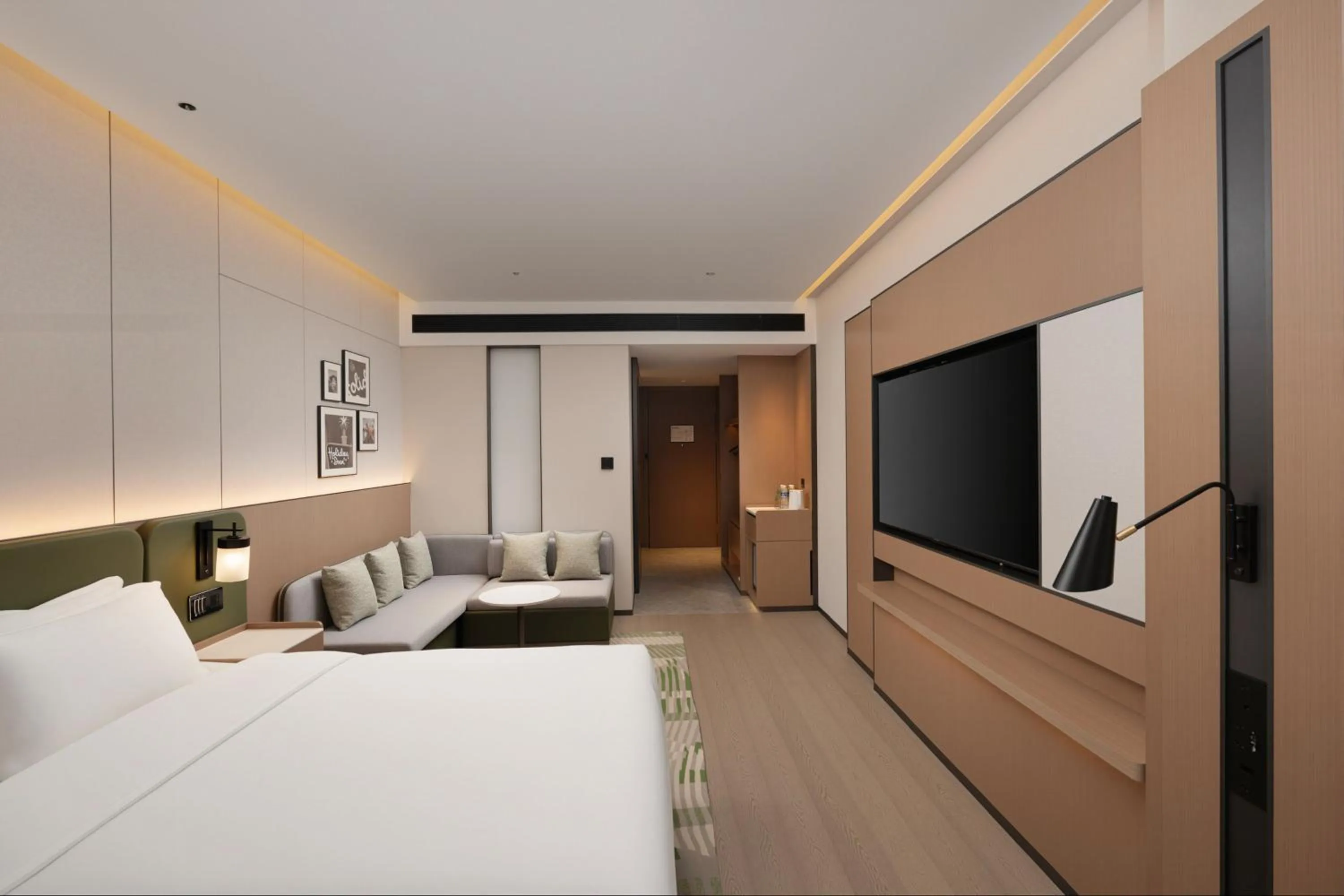 Photo of the whole room, Bed in Holiday Inn Beijing Daxing Movie Park by IHG